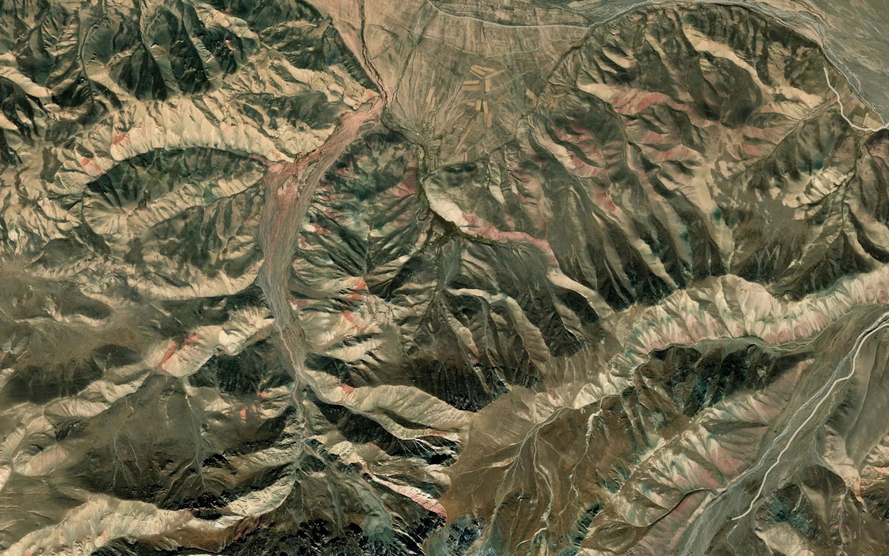 Satellite map of the Rodnik Kyrchyn