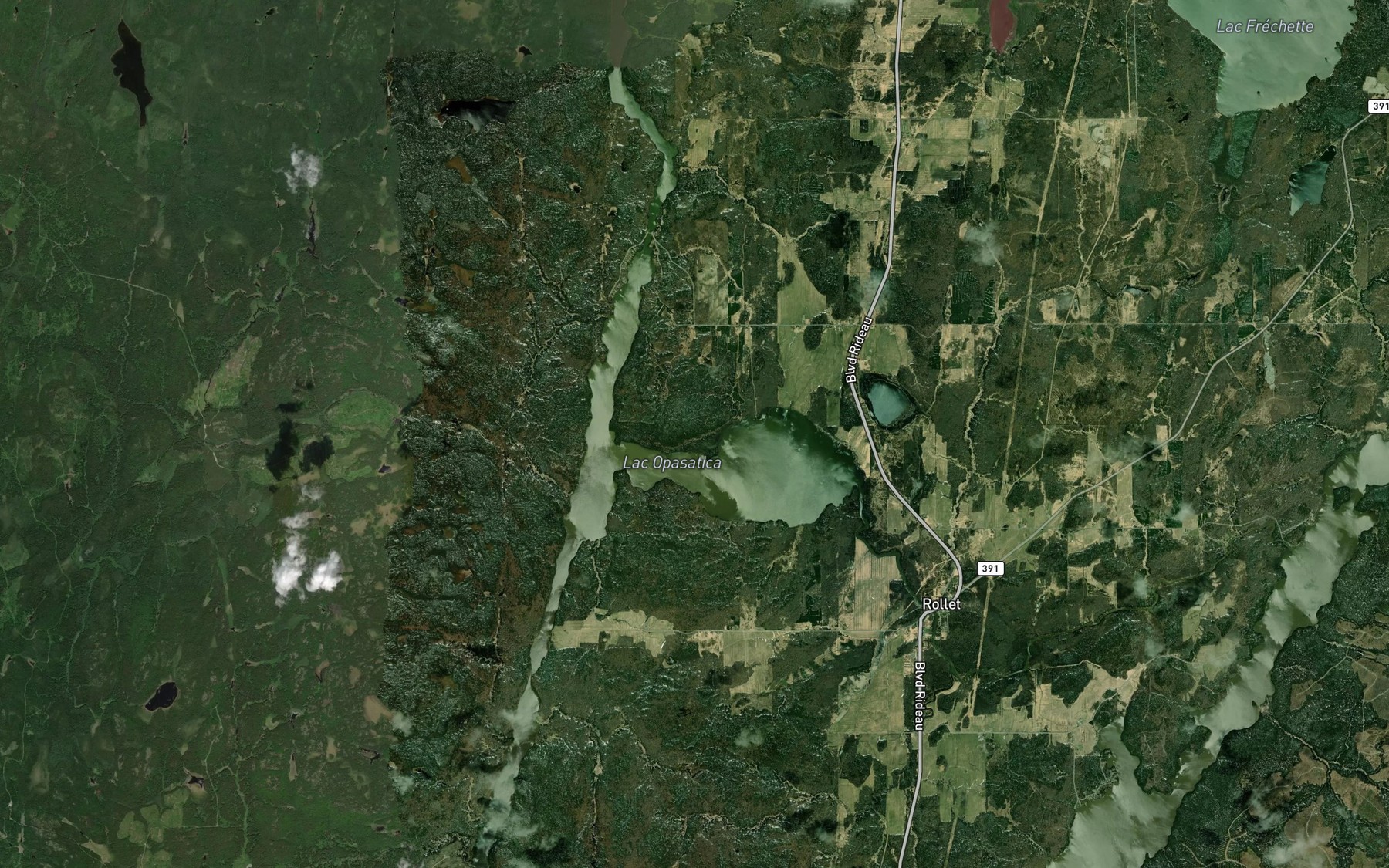 Satellite map of the Baie Solitaire