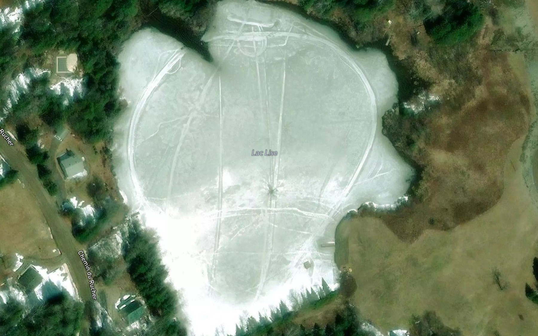 Satellite map of the Lac Lise