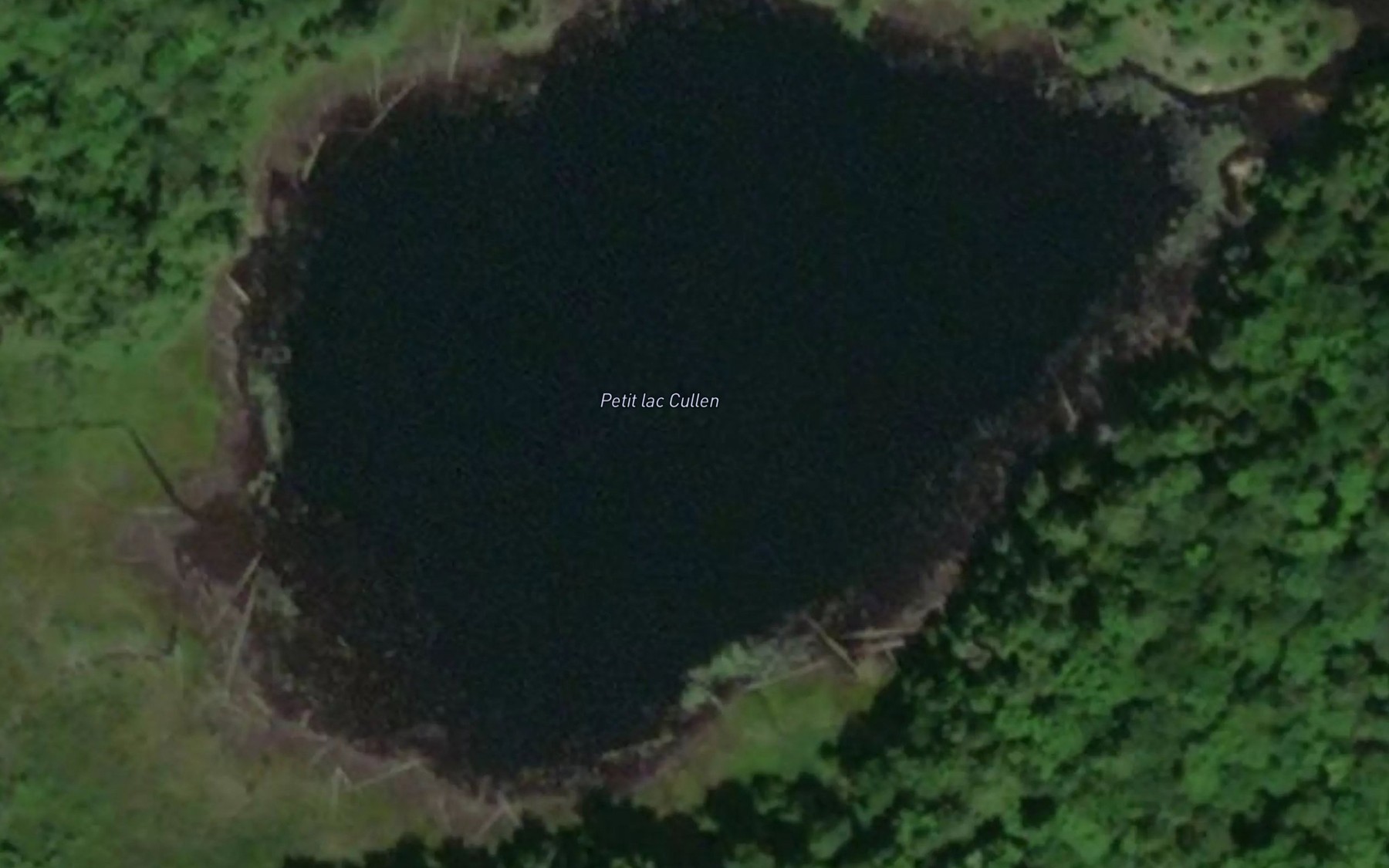Satellite map of the Petit lac Cullen