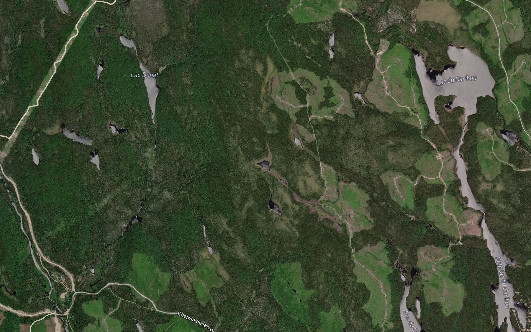 Satellite map of the Lac Emeraude