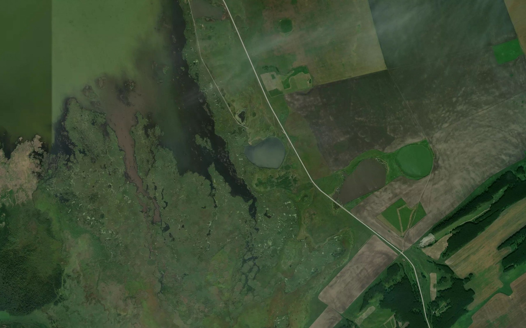 Satellite map of the Ozero Petrokovo