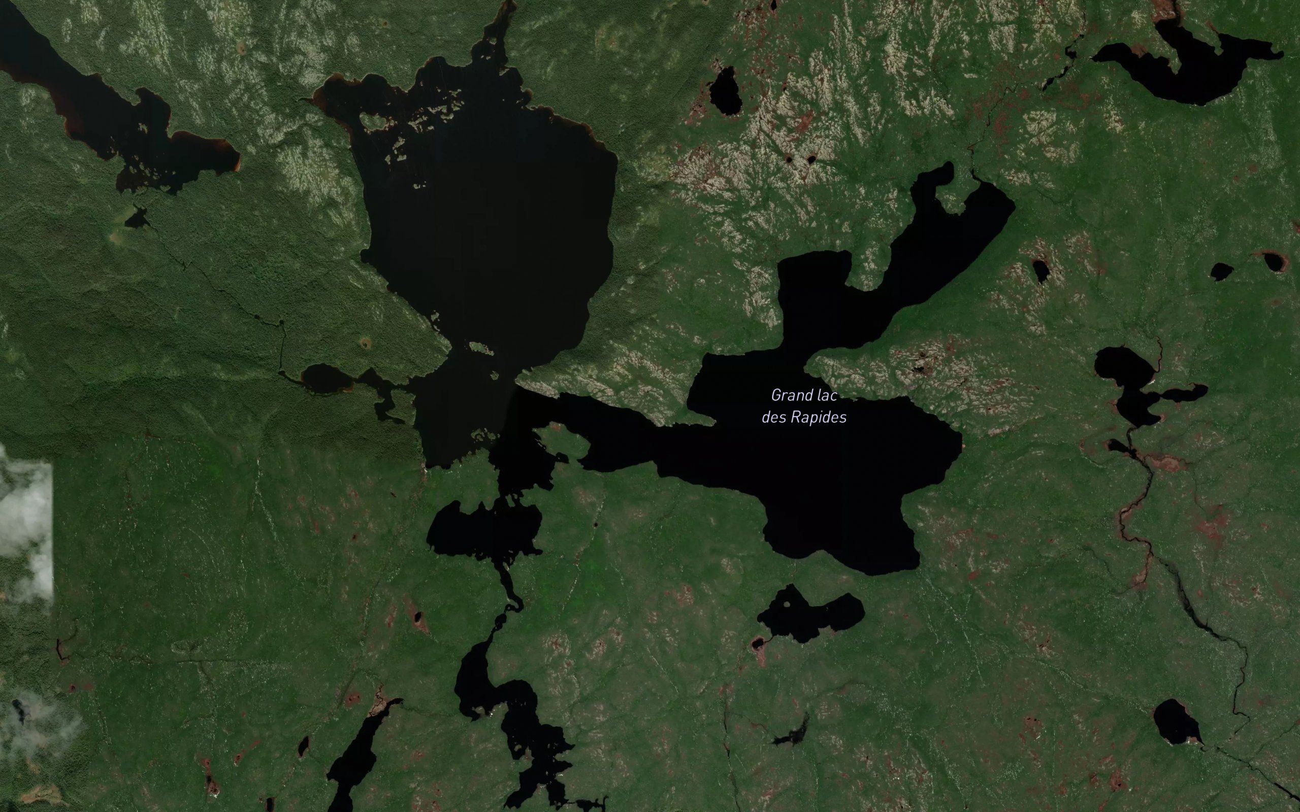Grand lac des Rapides