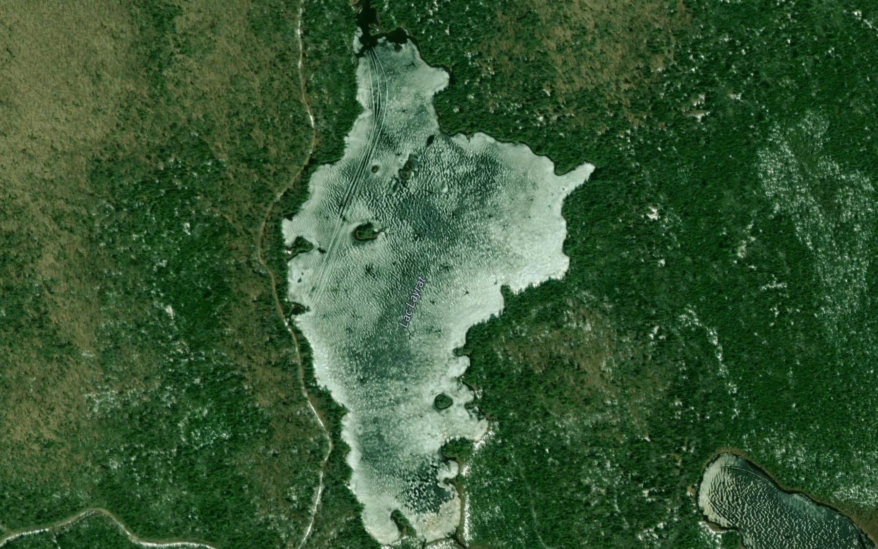 Satellite map of the Lac Layrat