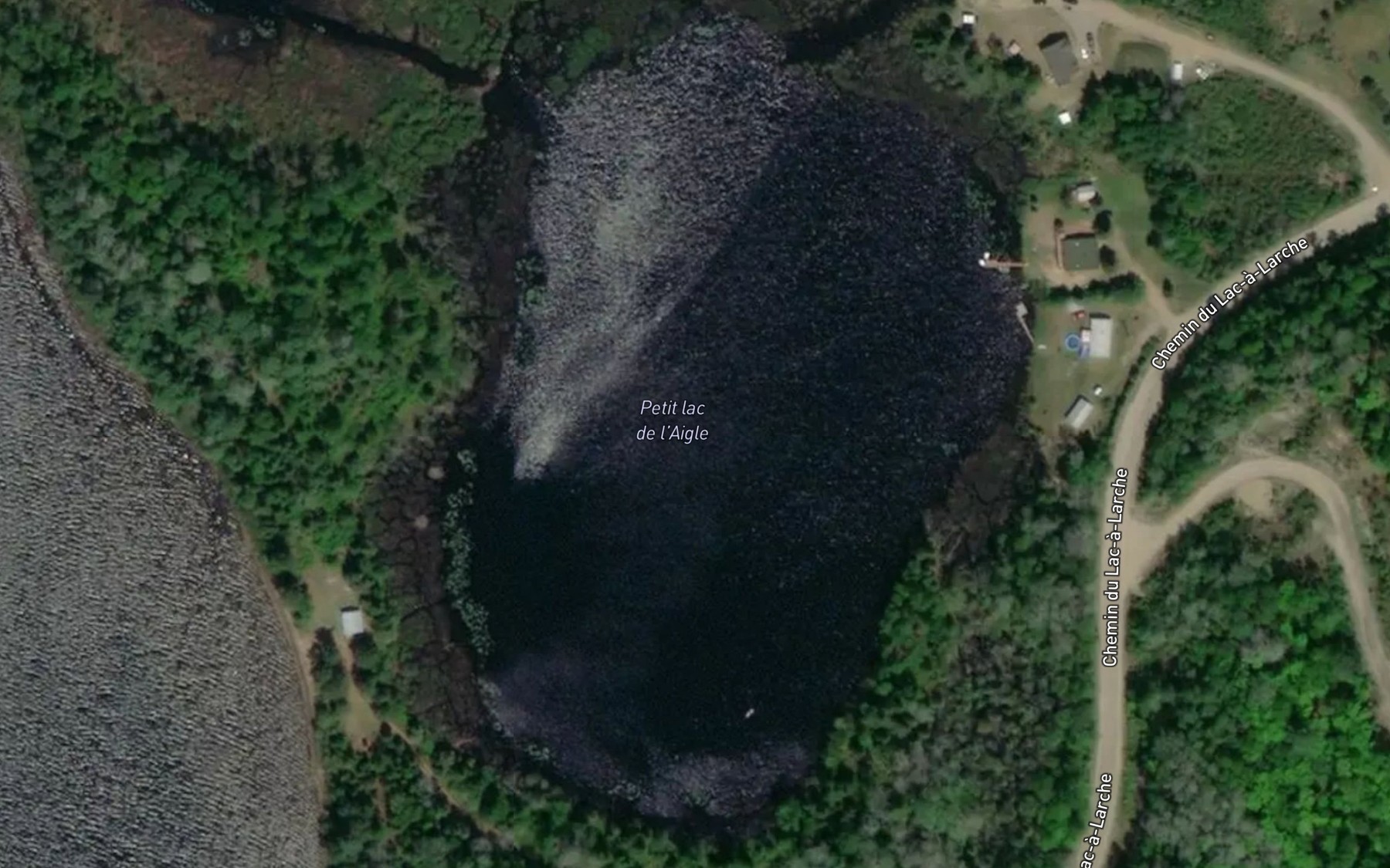 Satellite map of the Petit lac de l'Aigle