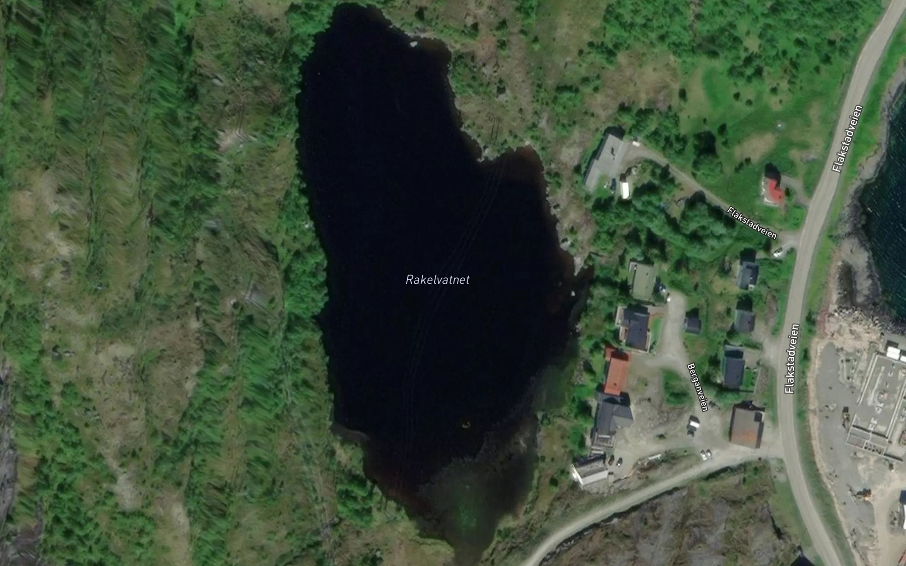 Satellite map of the Rakelvatnet