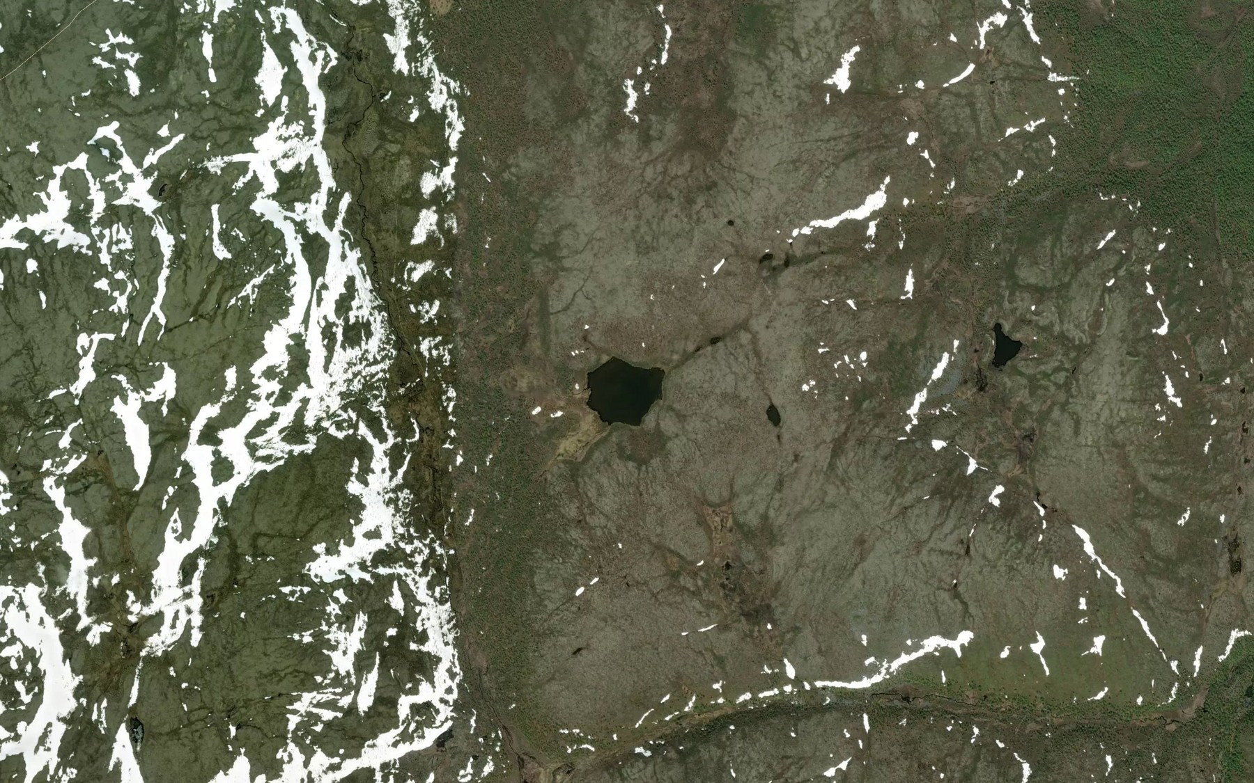 Satellite map of the Luovvejavri