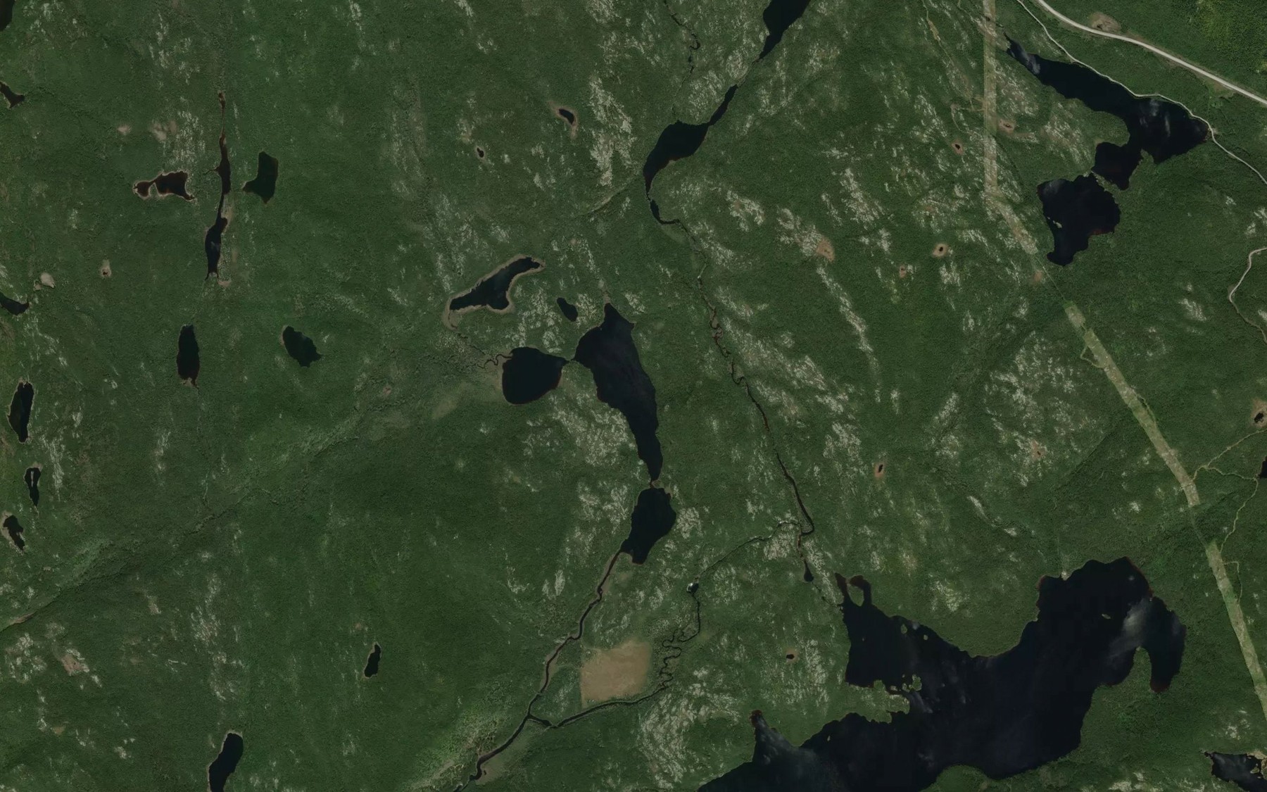 Satellite map of the Petit lac Estakian