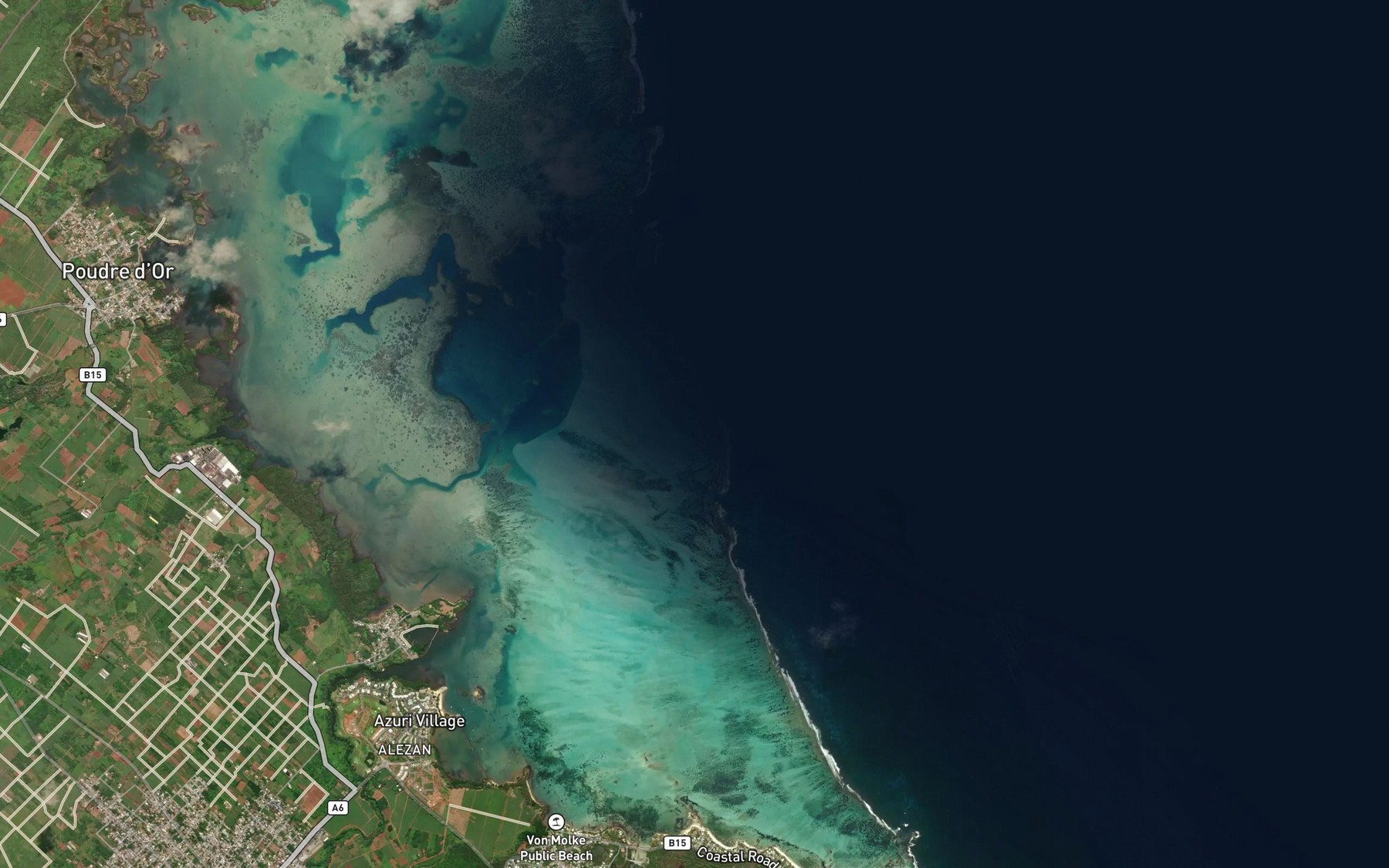 Satellite map of the Passe des Pirogues
