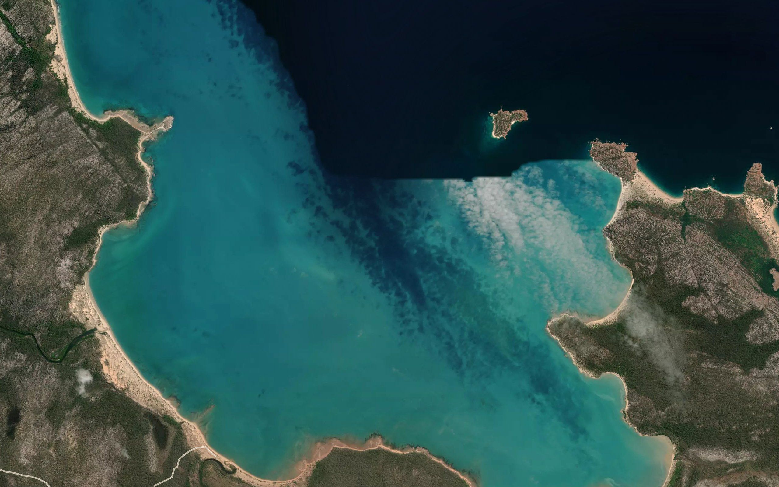 Dalumbu Bay