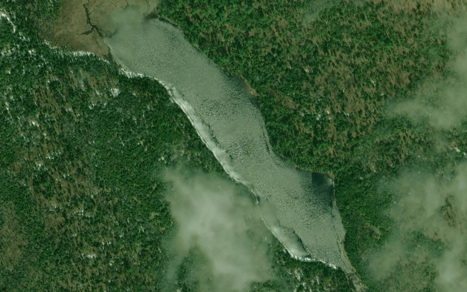 Satellite map of the Espaniel Lake