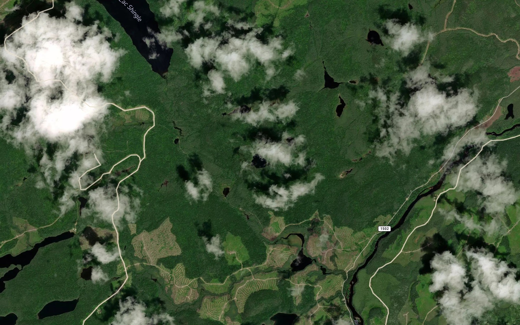 Satellite map of the Lac Escalier