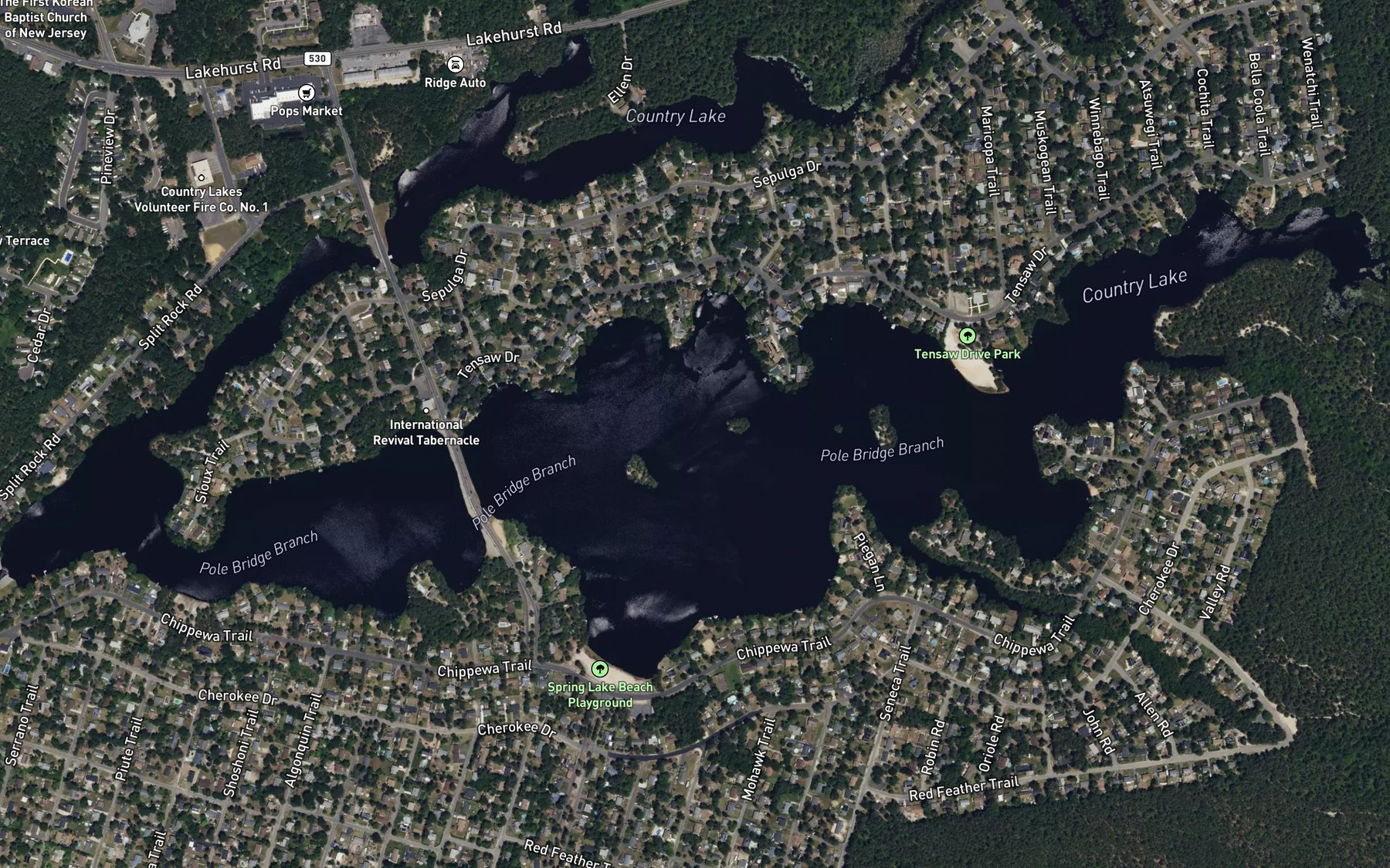 Satellite map of the Country Lake