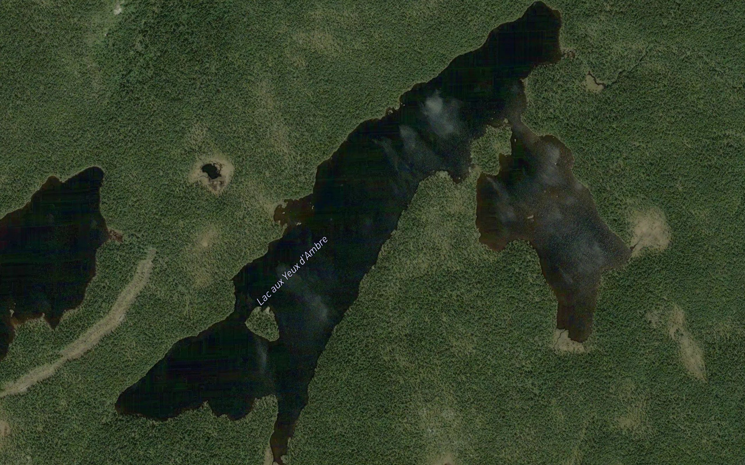 Lac aux Yeux d'Ambre