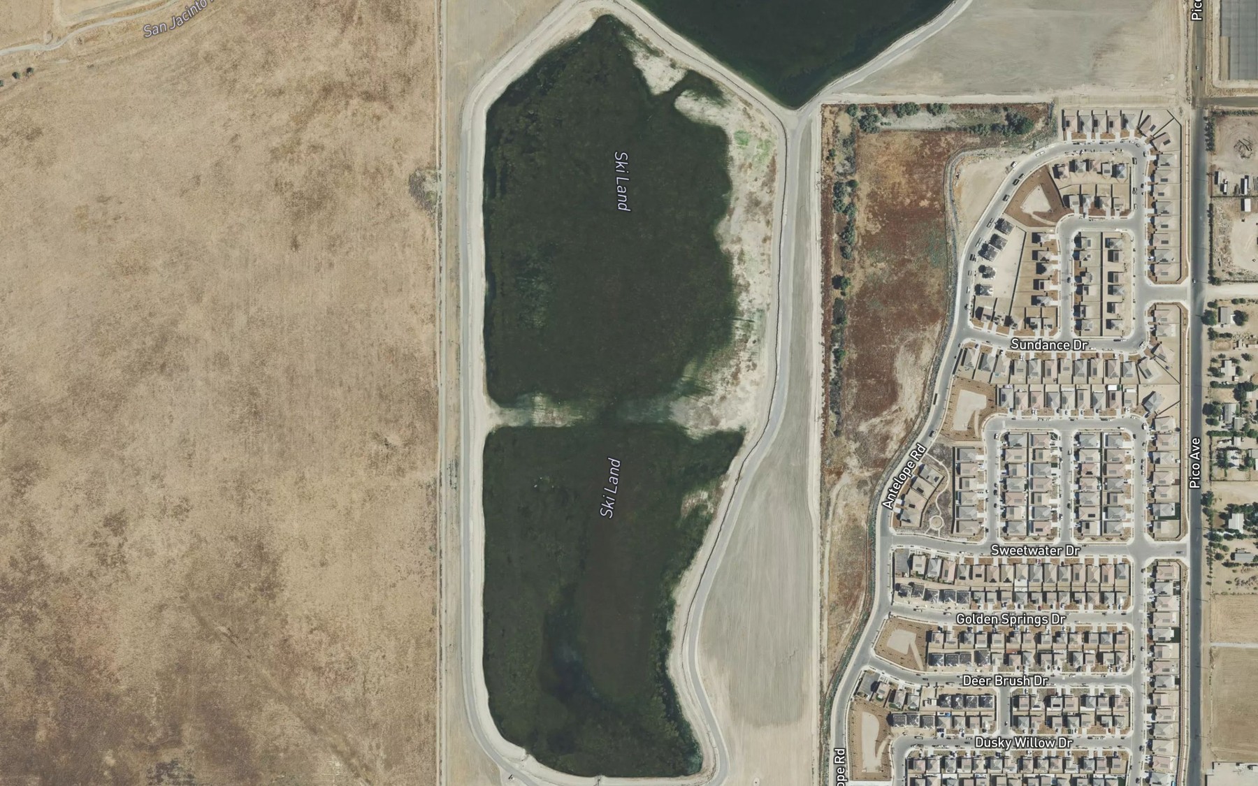 Satellite map of the Ski Land Lake