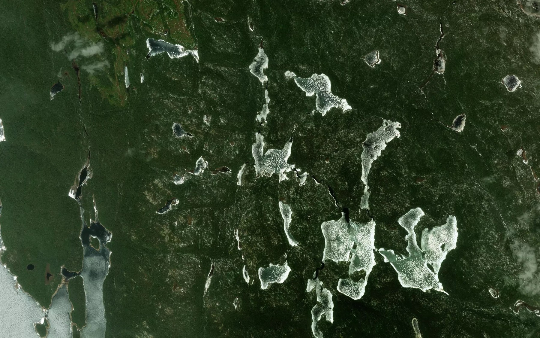 Satellite map of the Lac de la Diopside