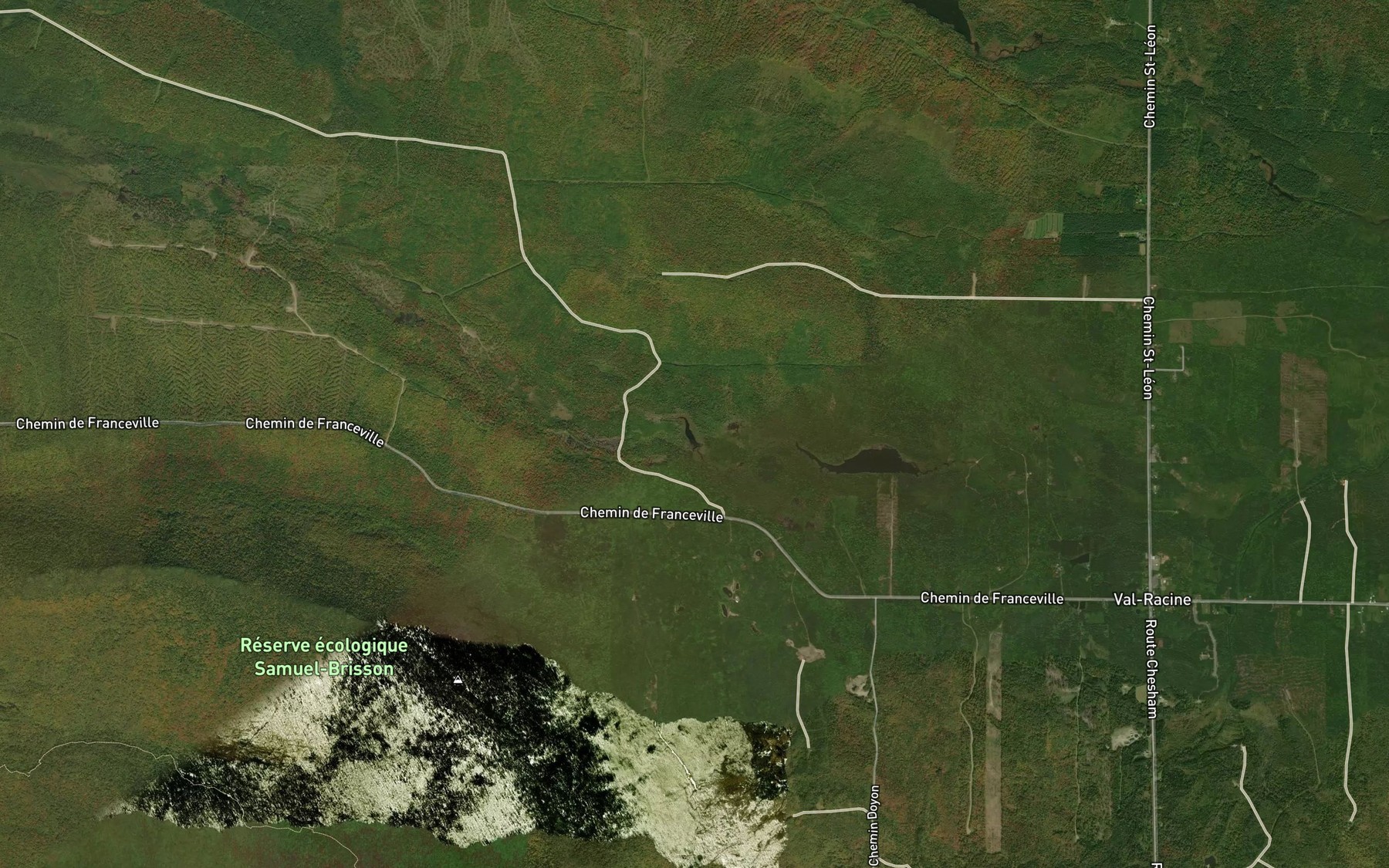 Satellite map of the Etang Louis