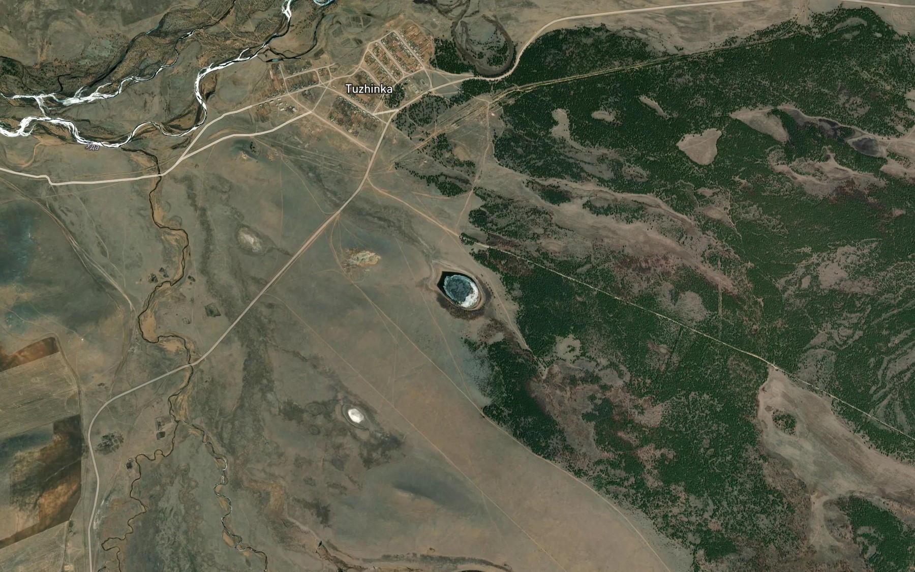 Satellite map of the Ozero Tuzhinskoye