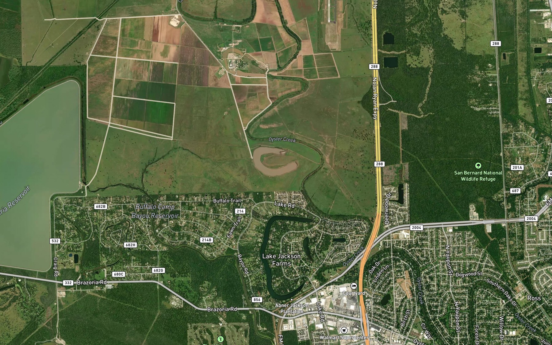 Satellite map of the Club Lake