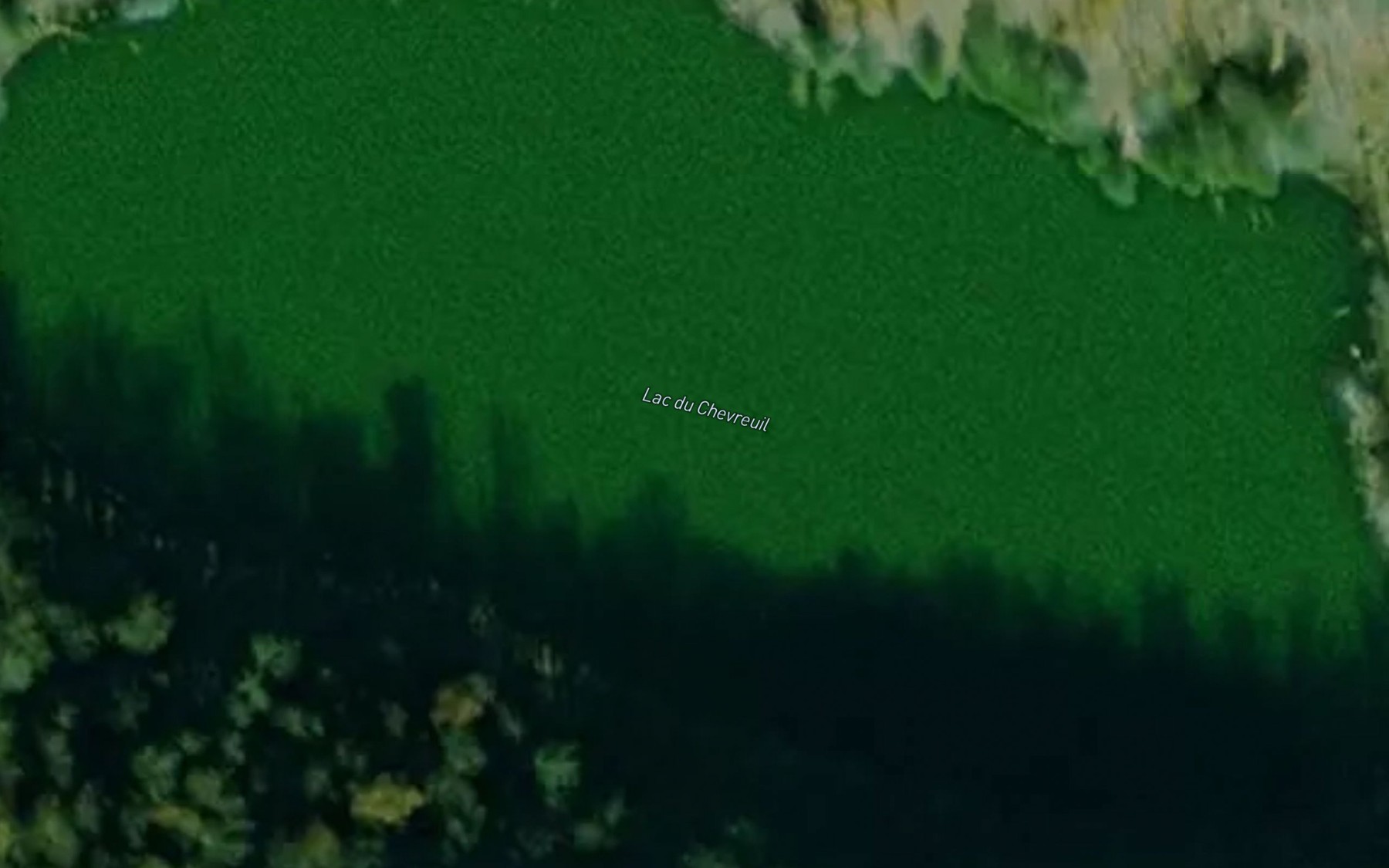 Satellite map of the Lac du Chevreuil