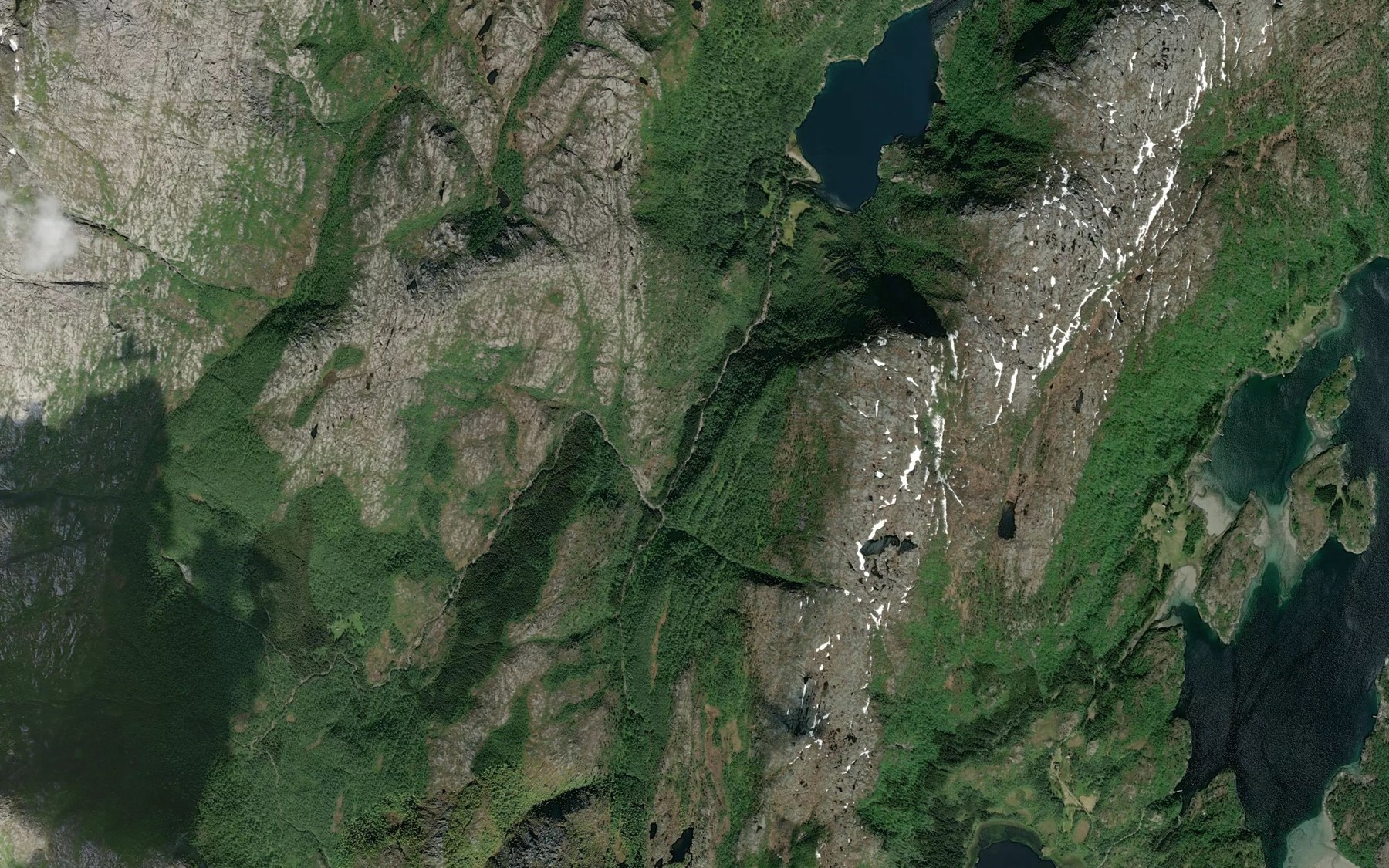 Satellite map of the Langkilelva