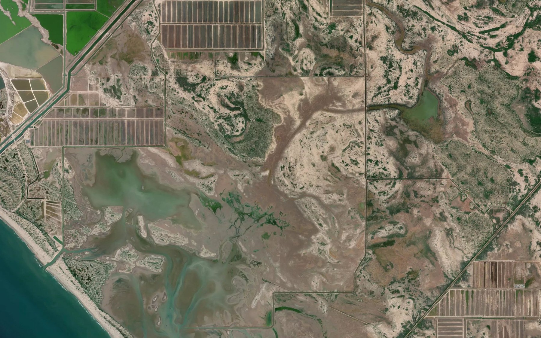 Satellite map of the Los Bajos
