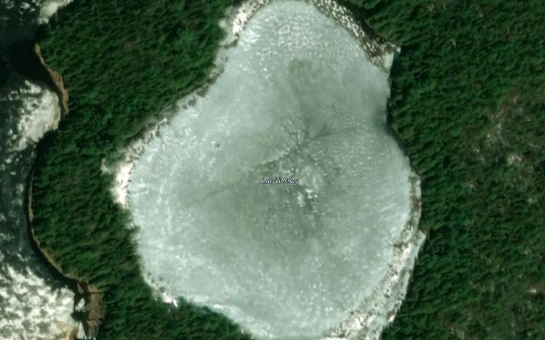 Satellite map of the Lac Viernay