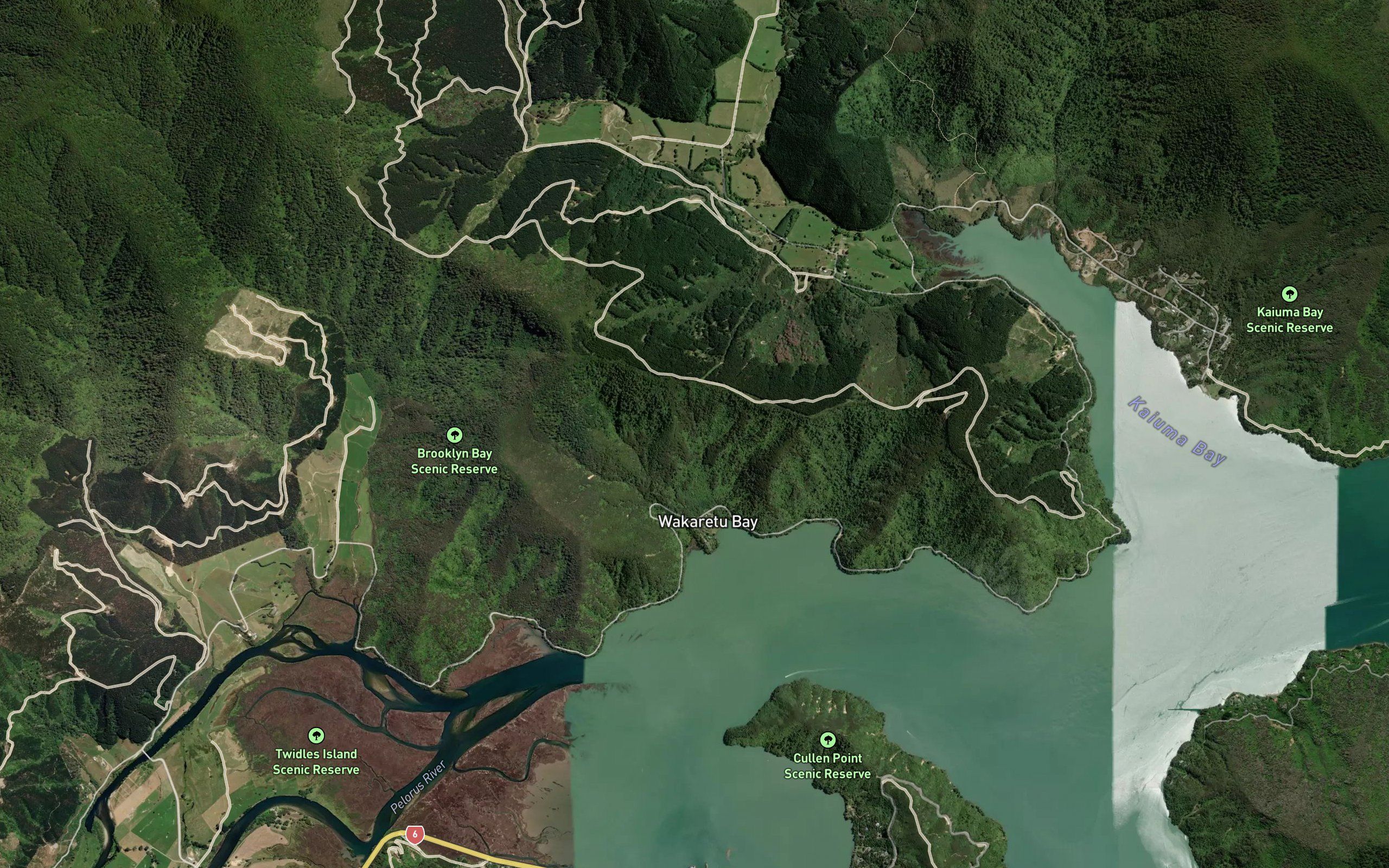 Wakaretu Bay