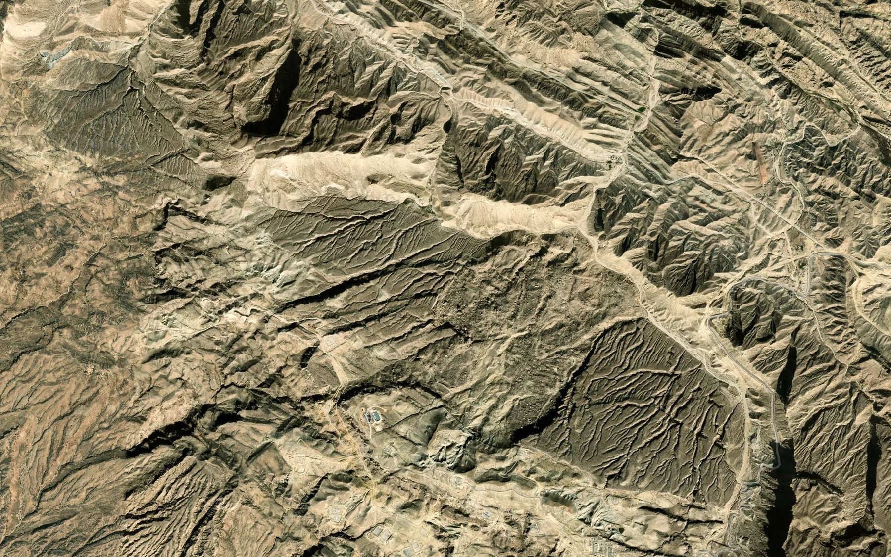 Satellite map of the Cheshmeh-ye Chel
