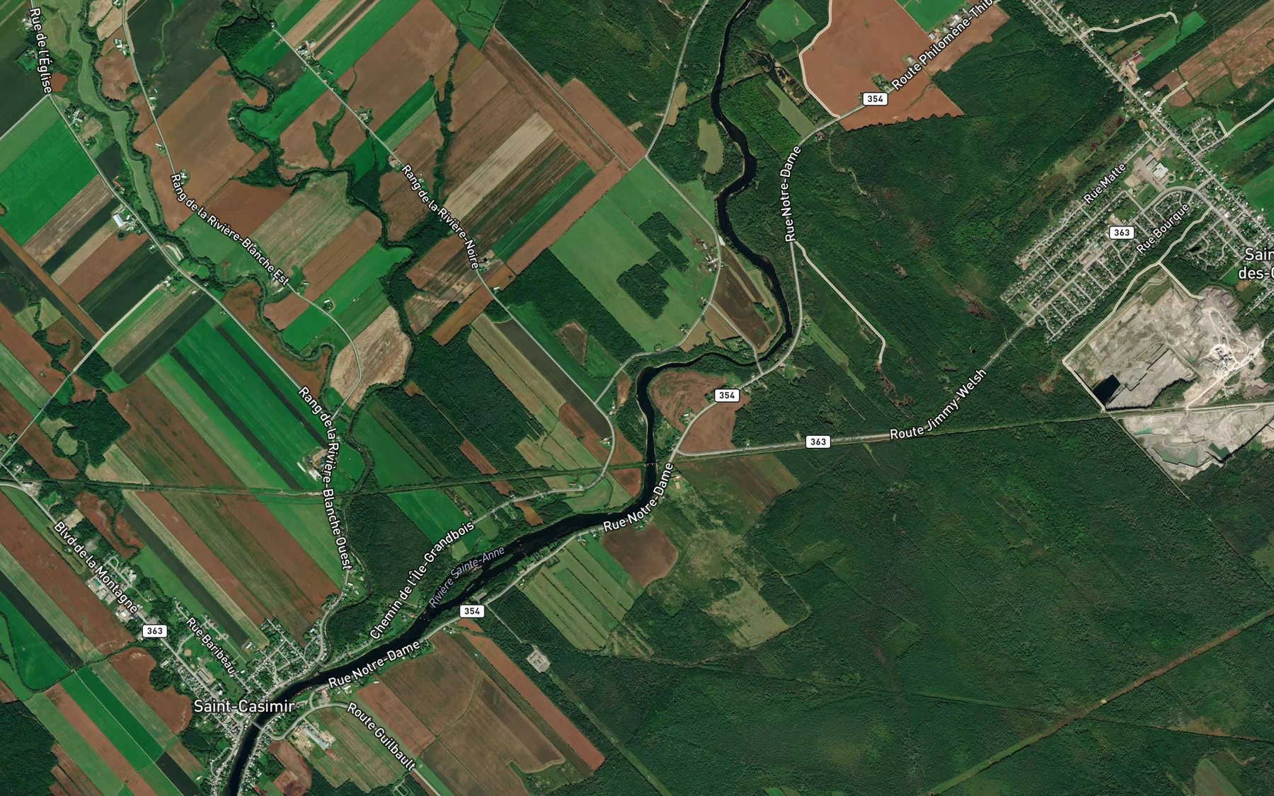 Satellite map of the Cours d'eau Florian-Tessier