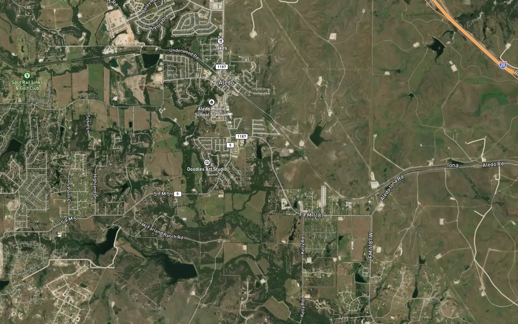 Satellite map of the Petitfils Lake
