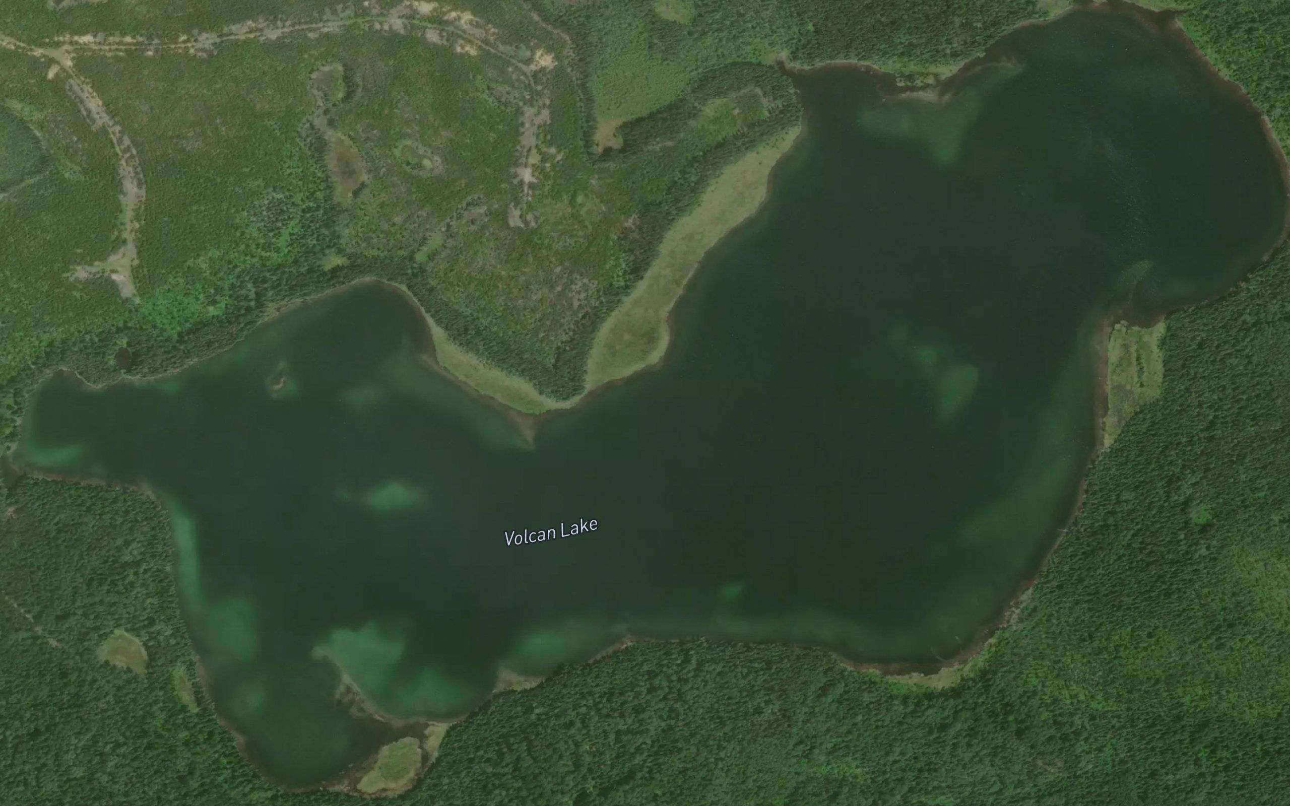 Volcan Lake