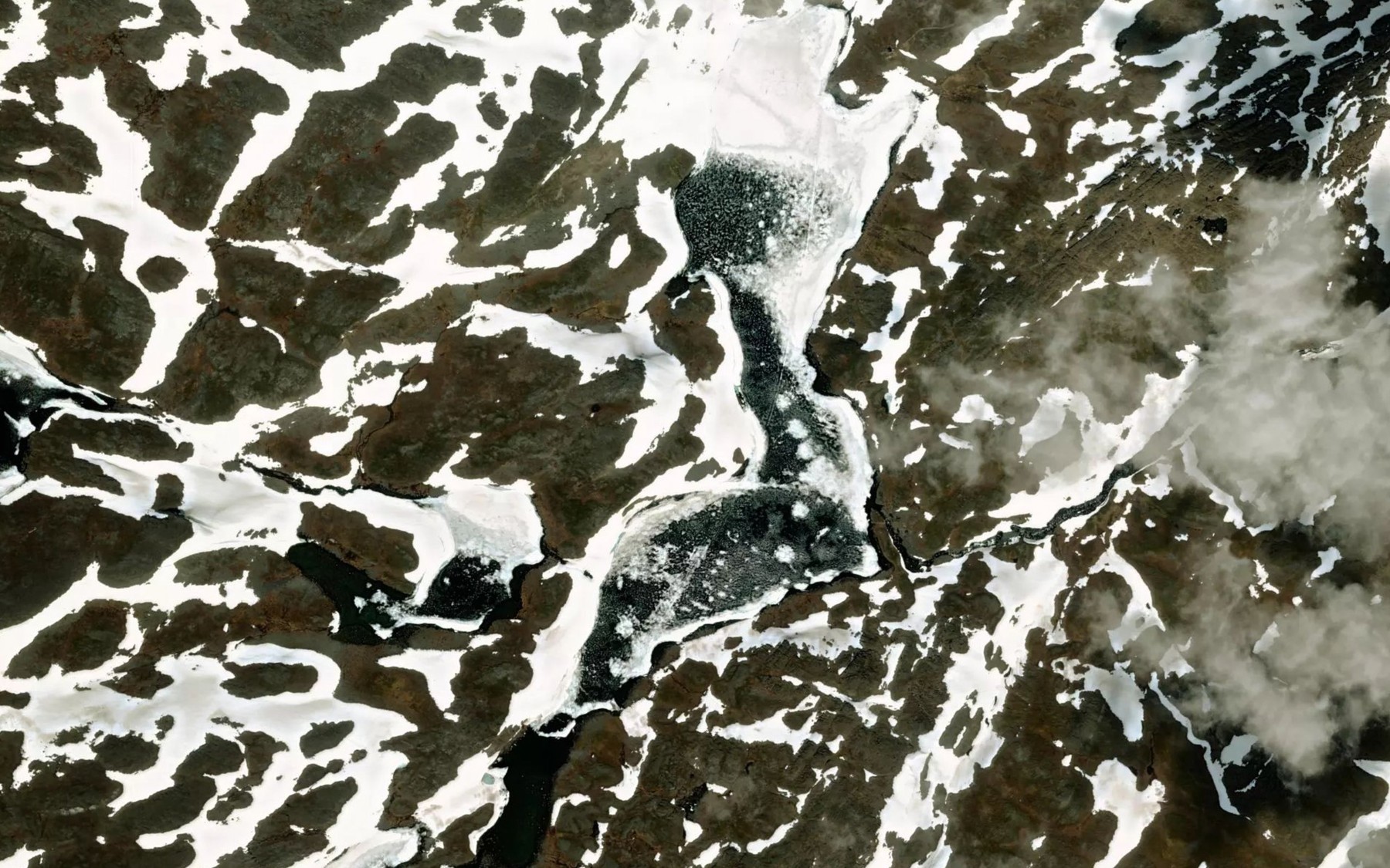 Satellite map of the Holmvatna