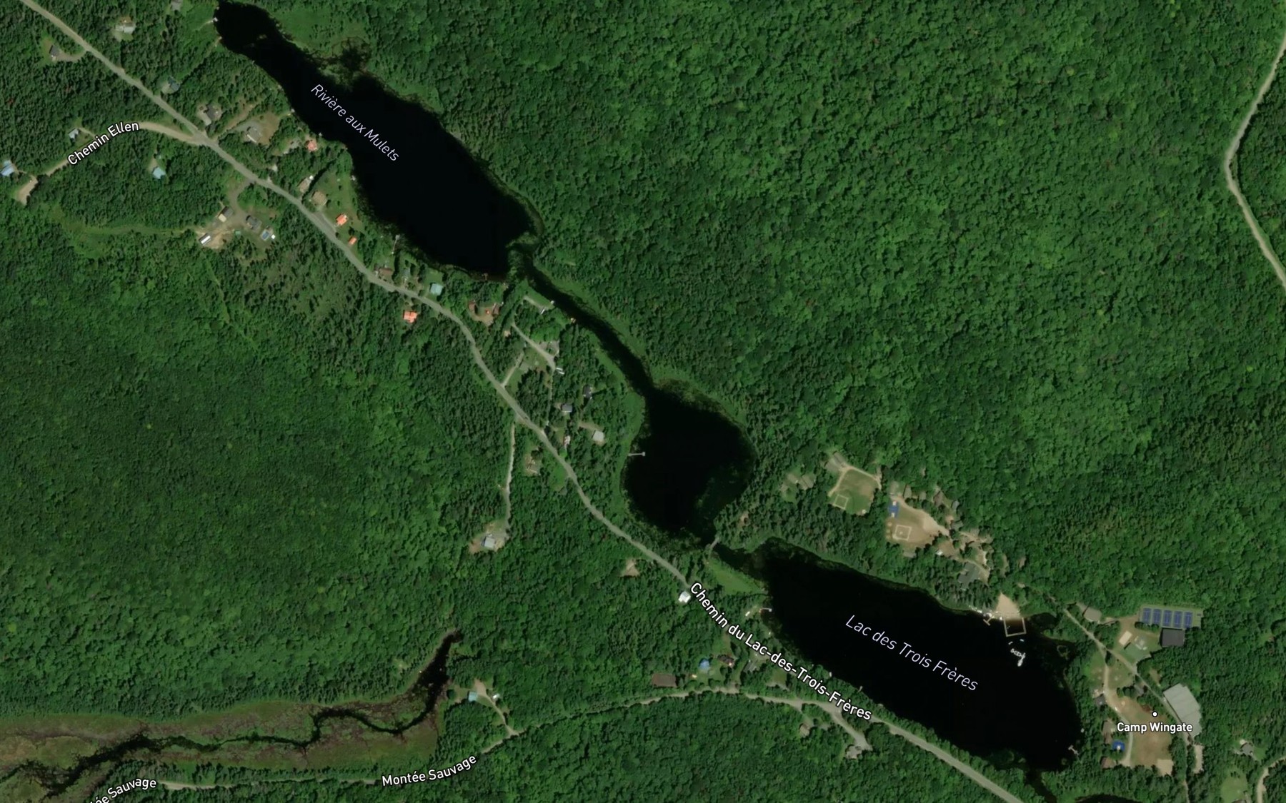 Satellite map of the Lac des Trois Freres