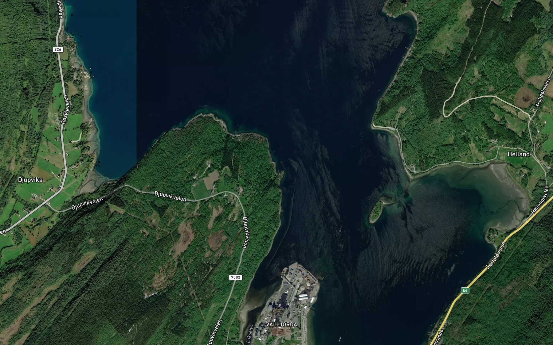 Satellite map of the Svarthammarvika