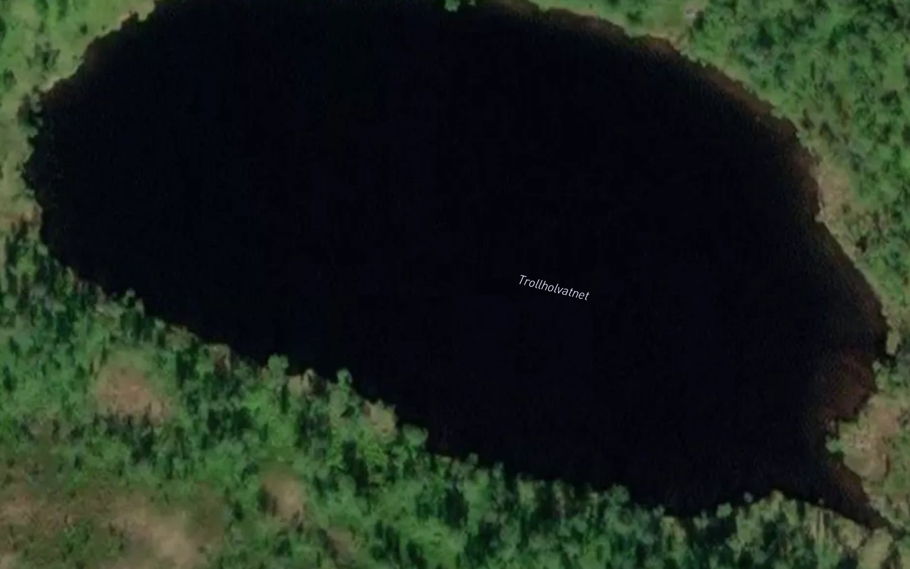 Satellite map of the Trollholvatnet
