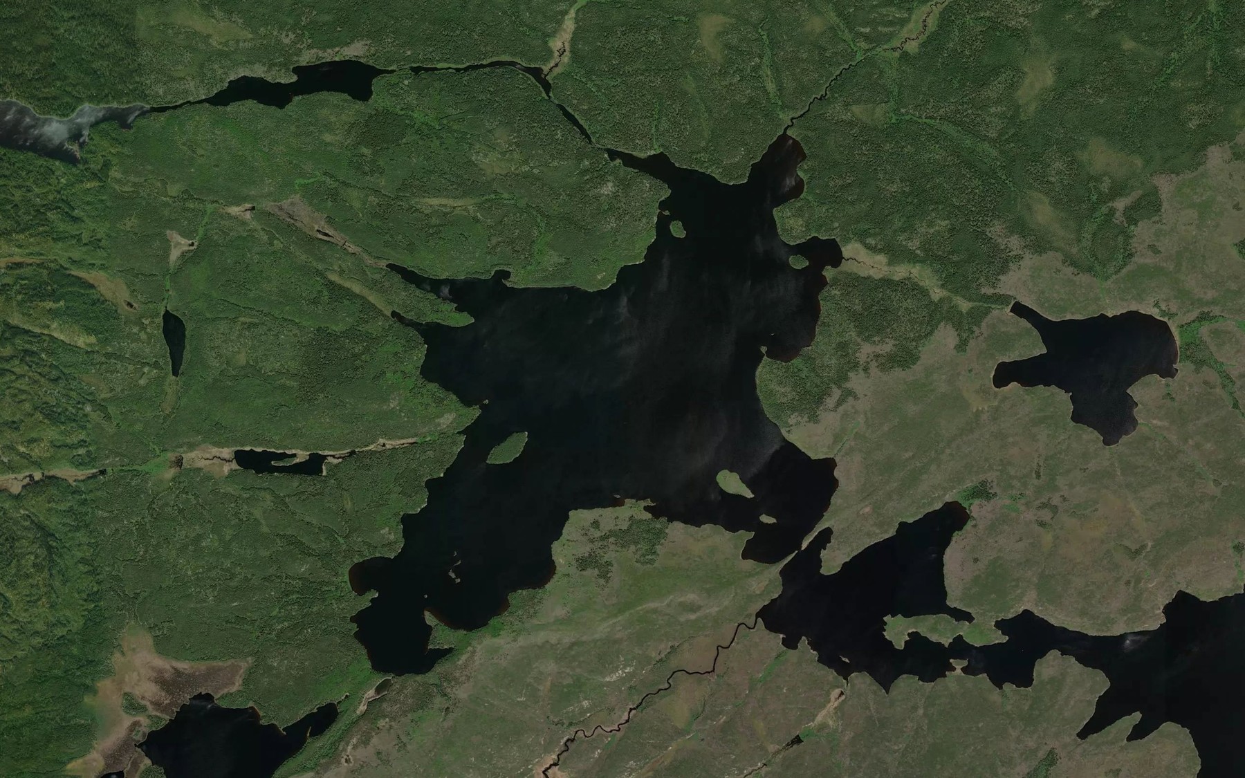 Satellite map of the Carillon Lake