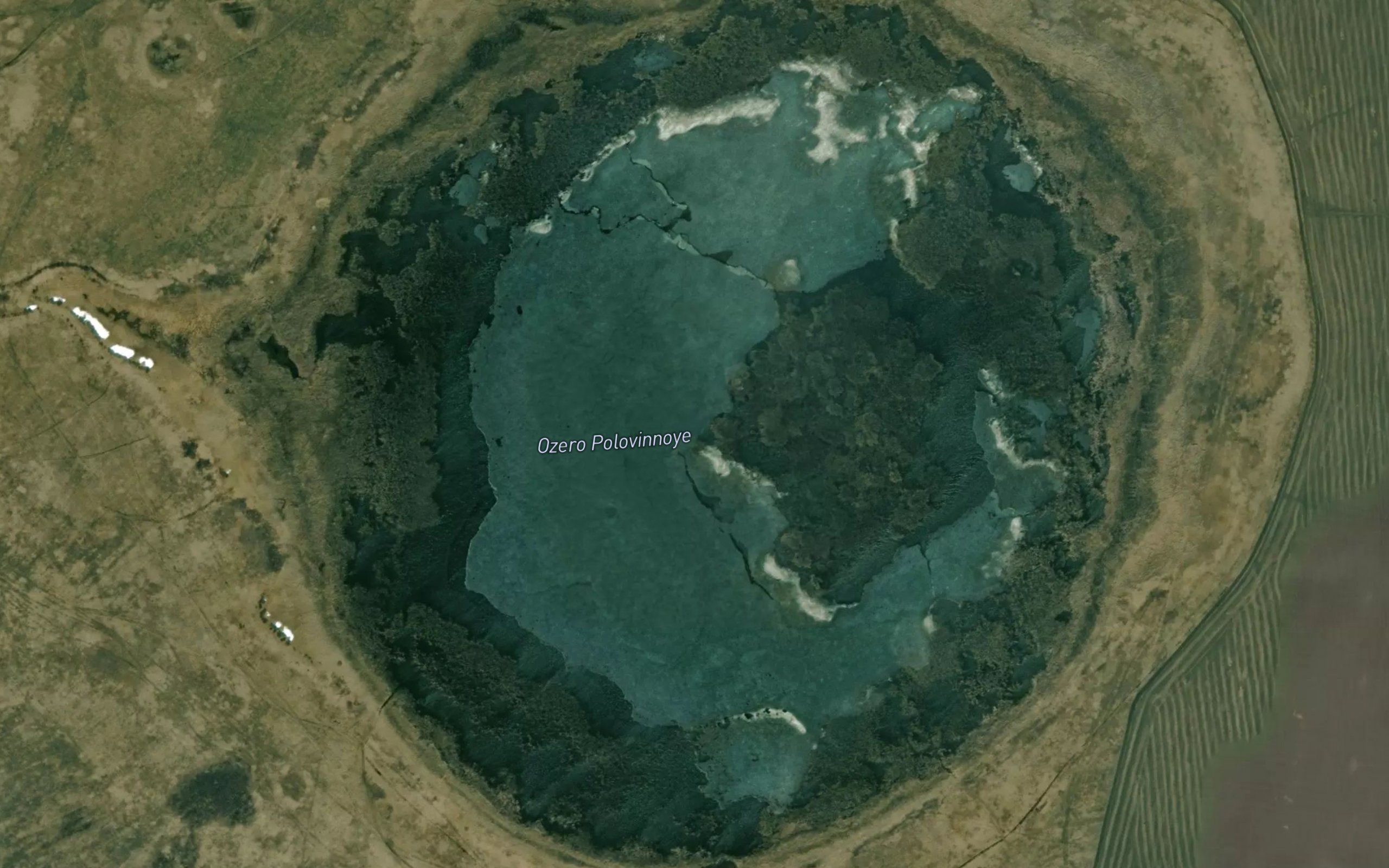 Ozero Polovinnoye
