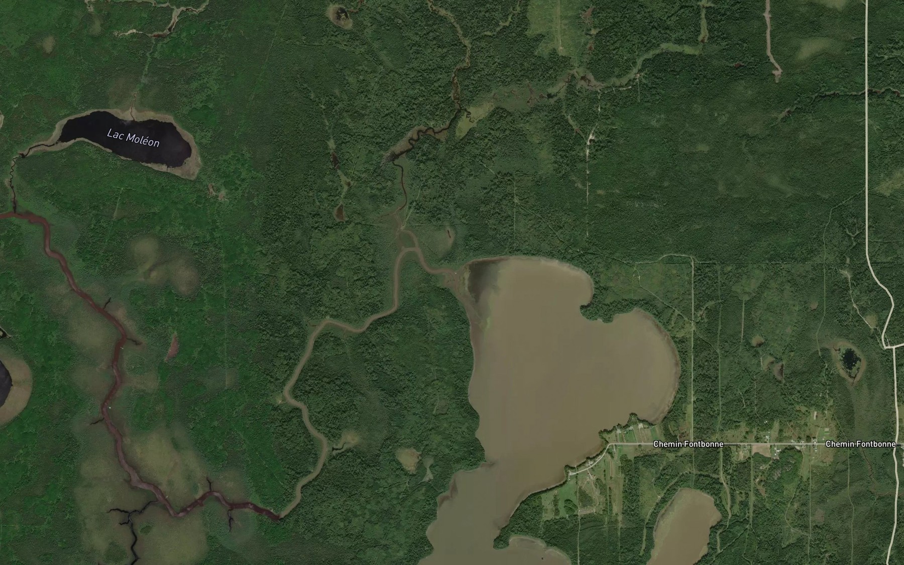 Satellite map of the Riviere La Pause