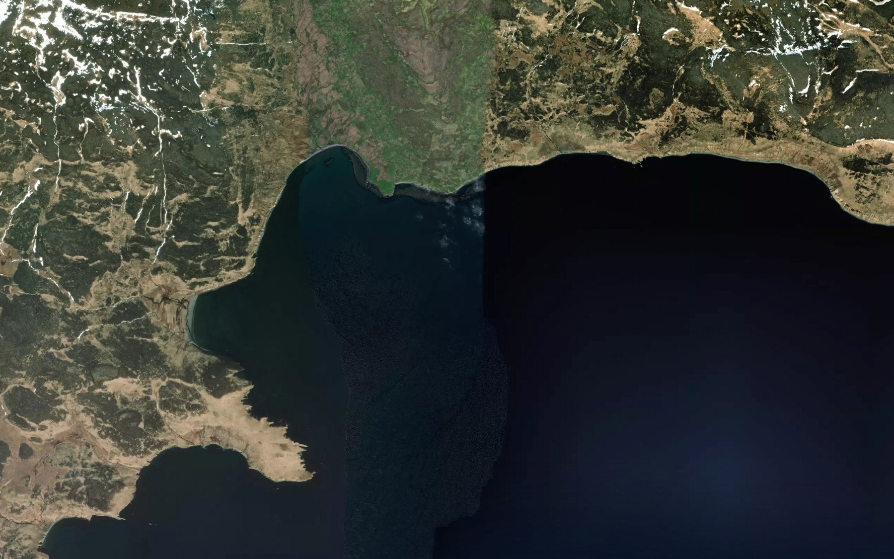 Satellite map of the Seredka Bay