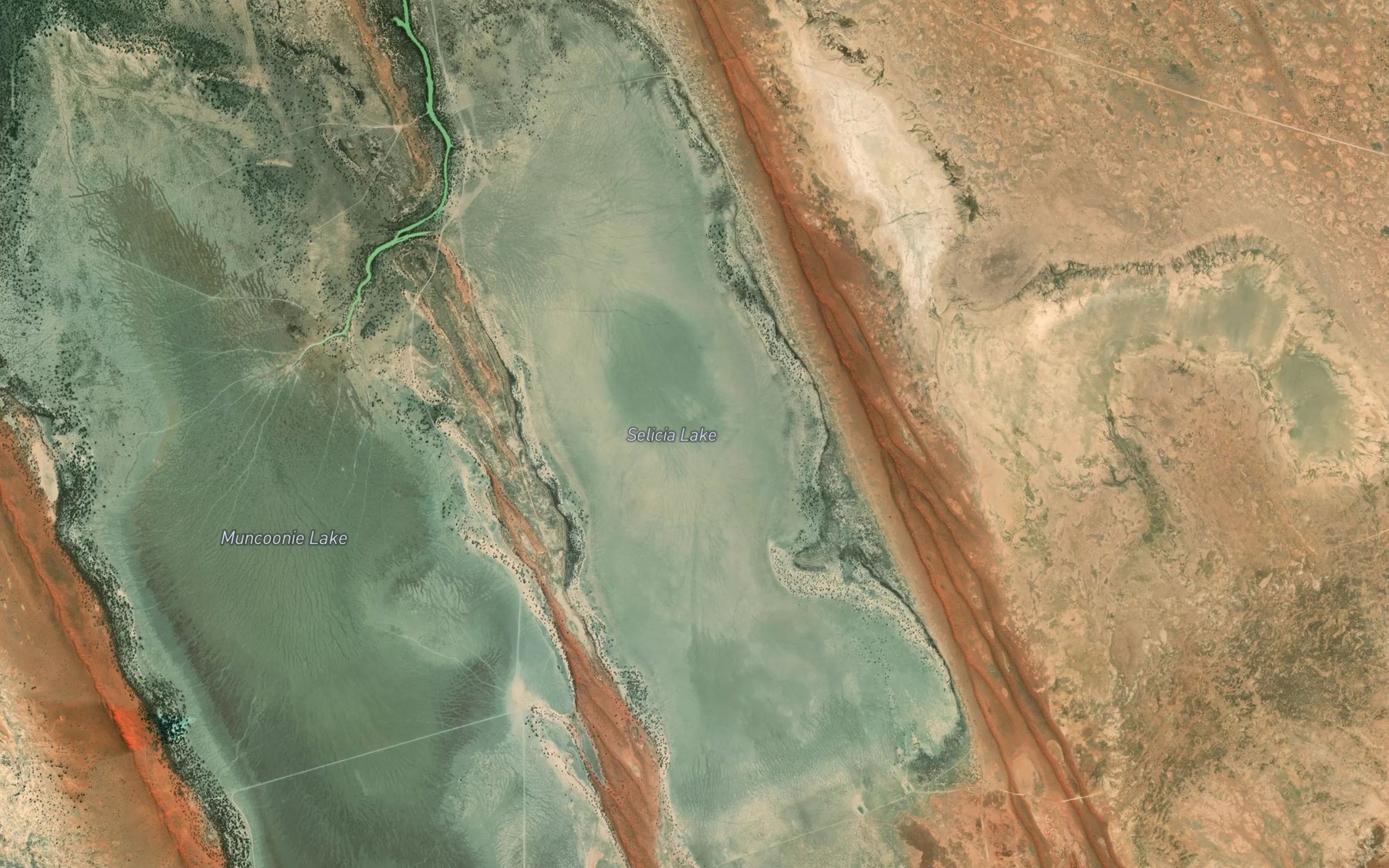 Satellite map of the Muncoonie Lake East