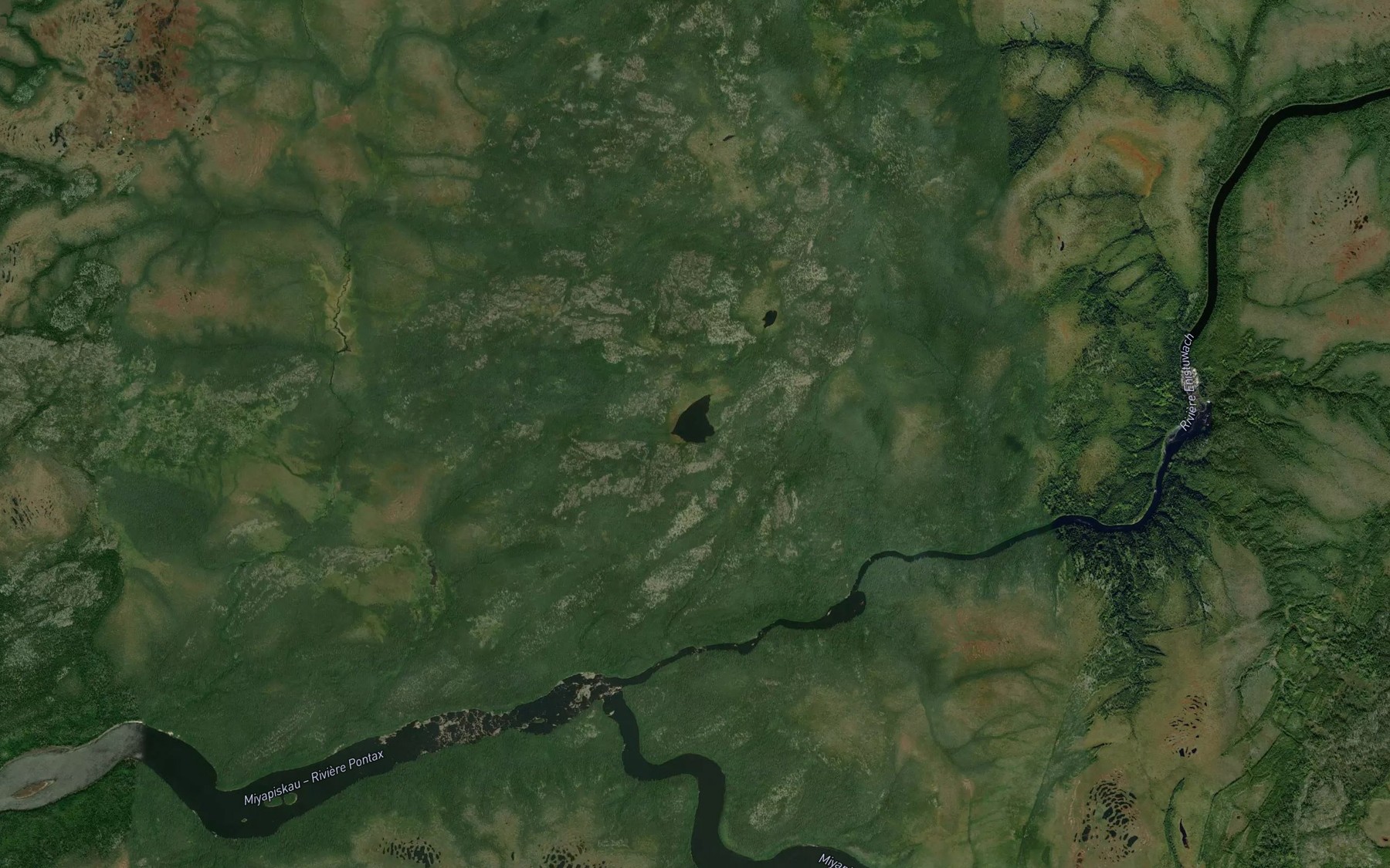 Satellite map of the Petit lac Kwikukwamu