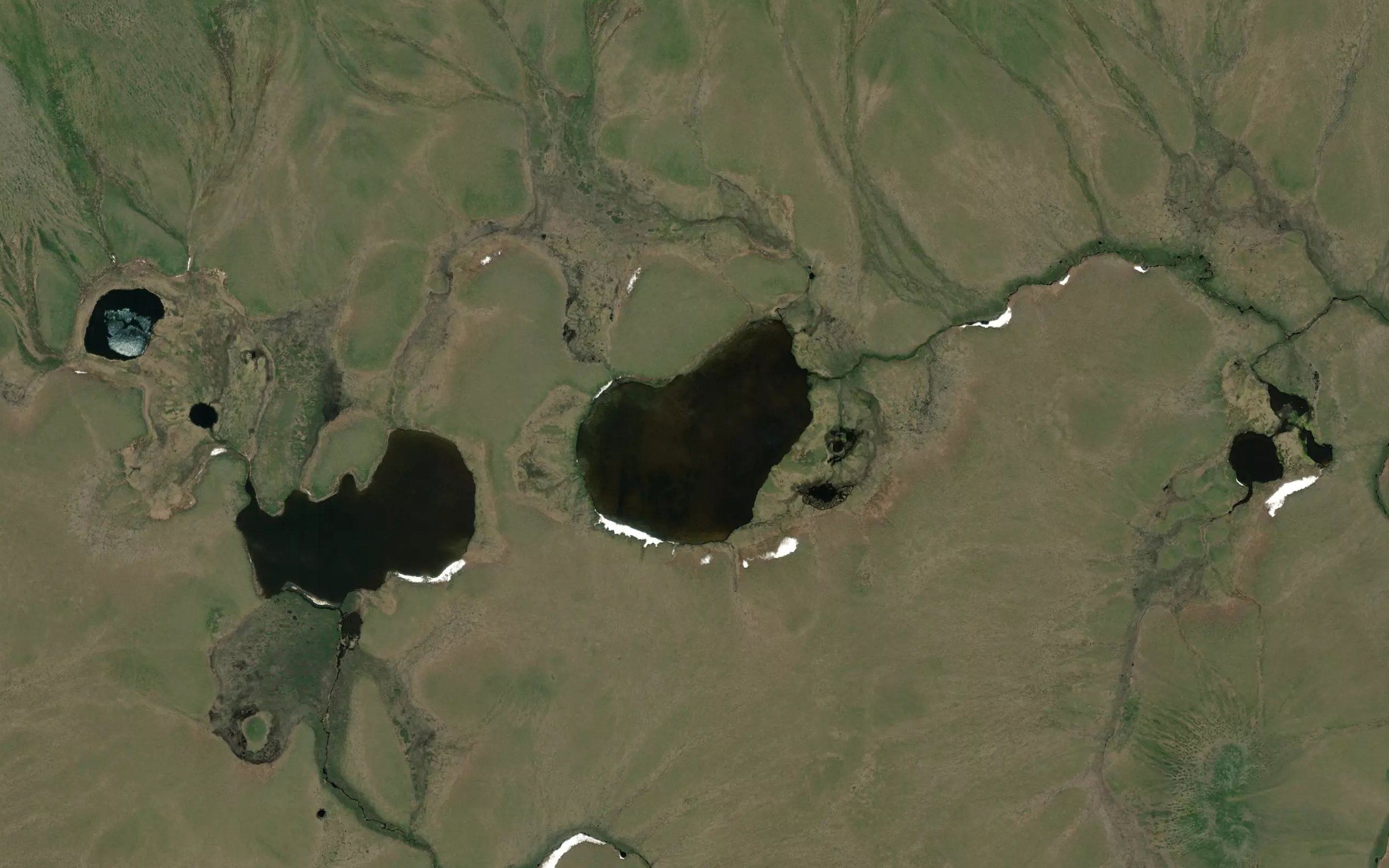 Nadviktak Lakes