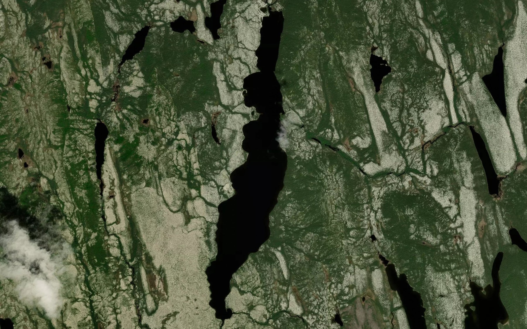 Satellite map of the Lac Uauahk