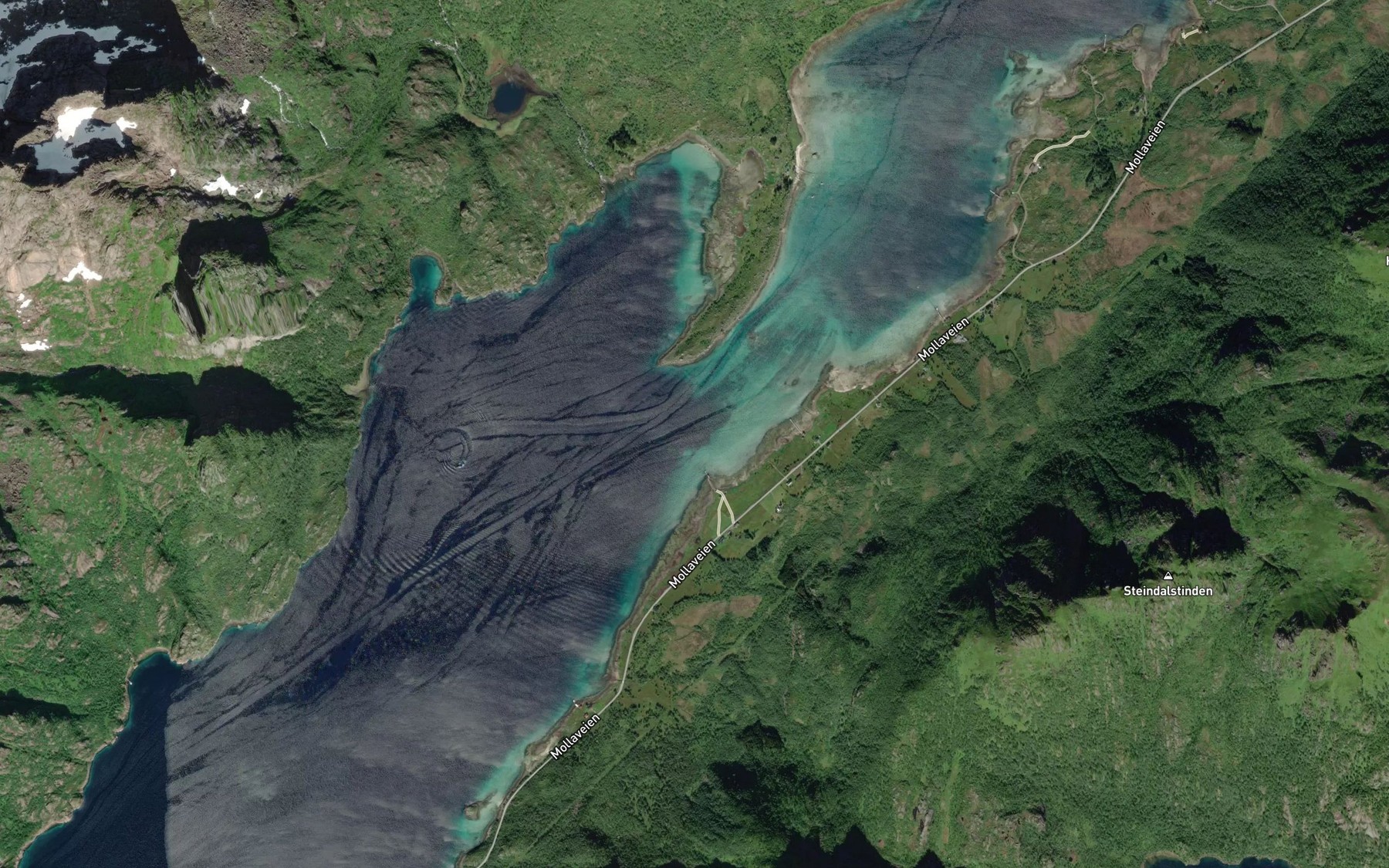 Satellite map of the Oyhellsundet