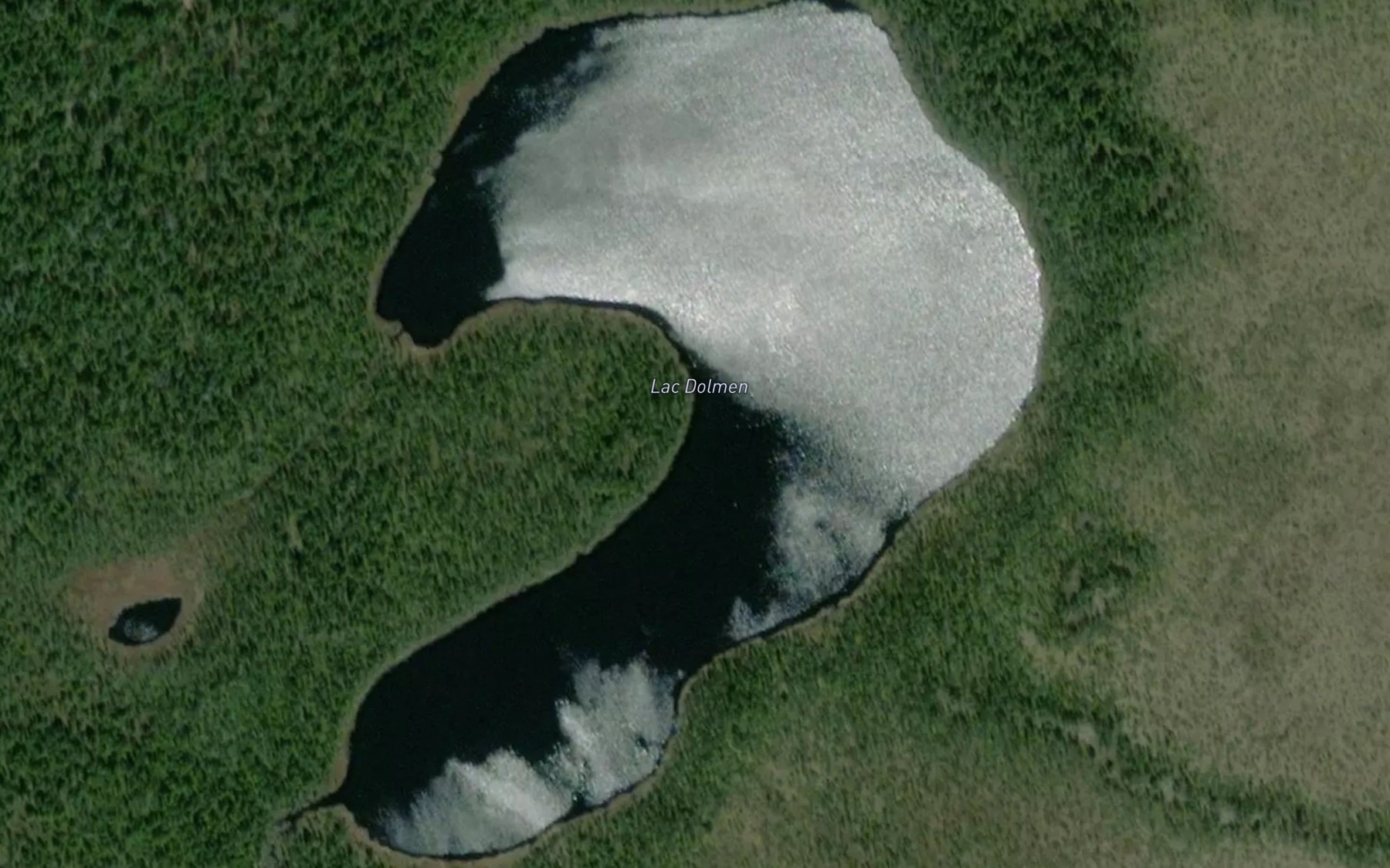 Satellite map of the Lac Dolmen