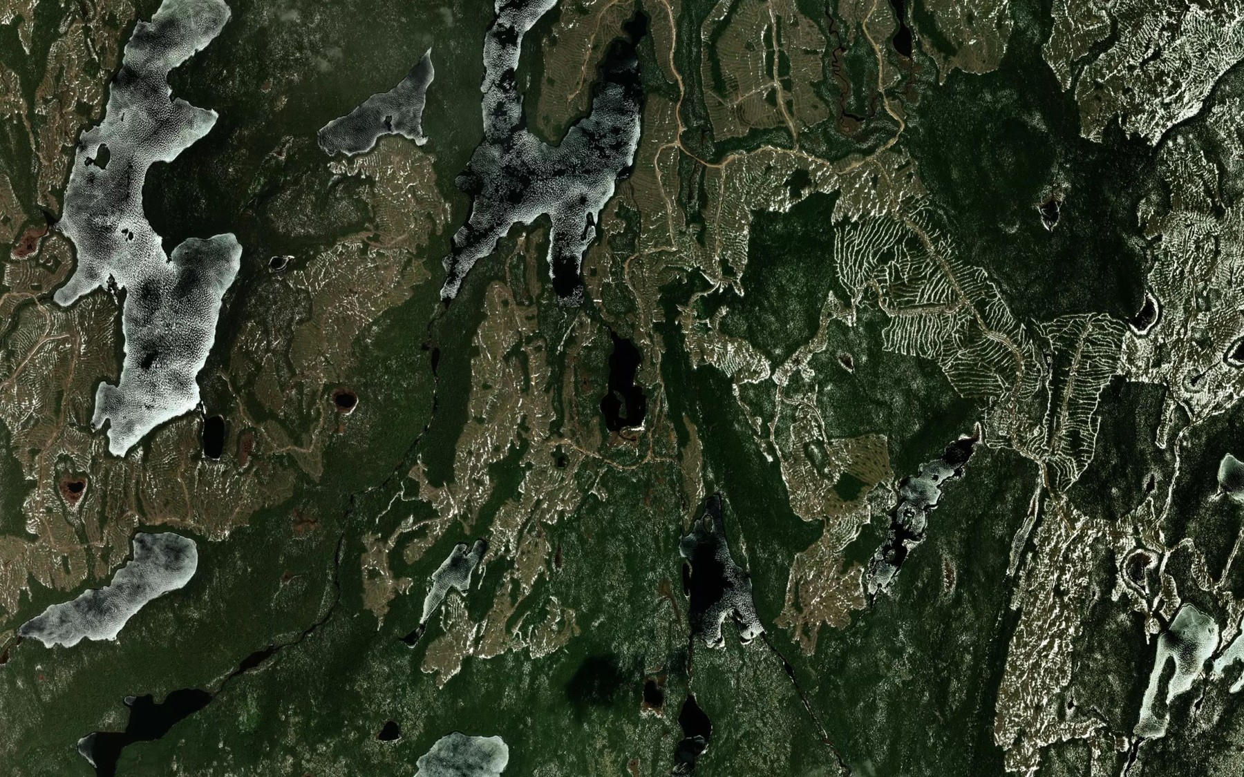 Satellite map of the Lac des Vieilles Etraves