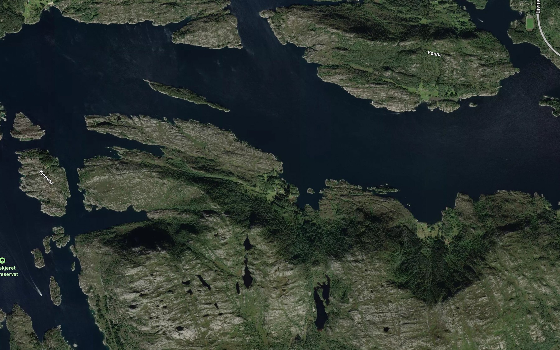 Satellite map of the Pettervika