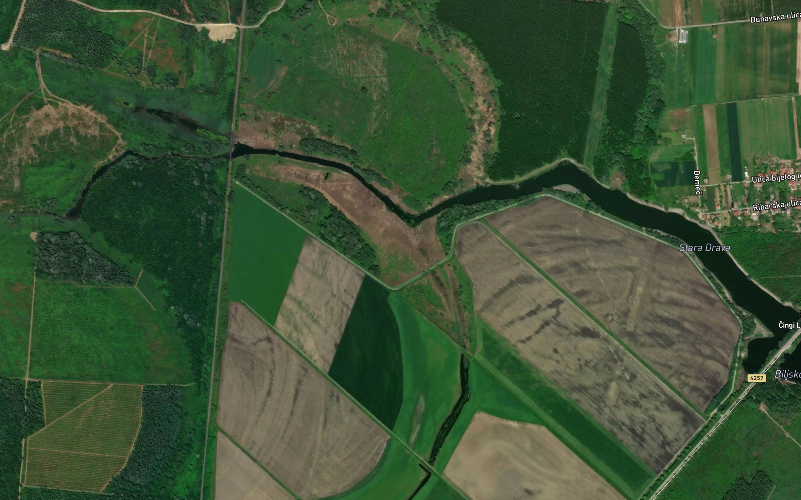 Dugacko Jezero