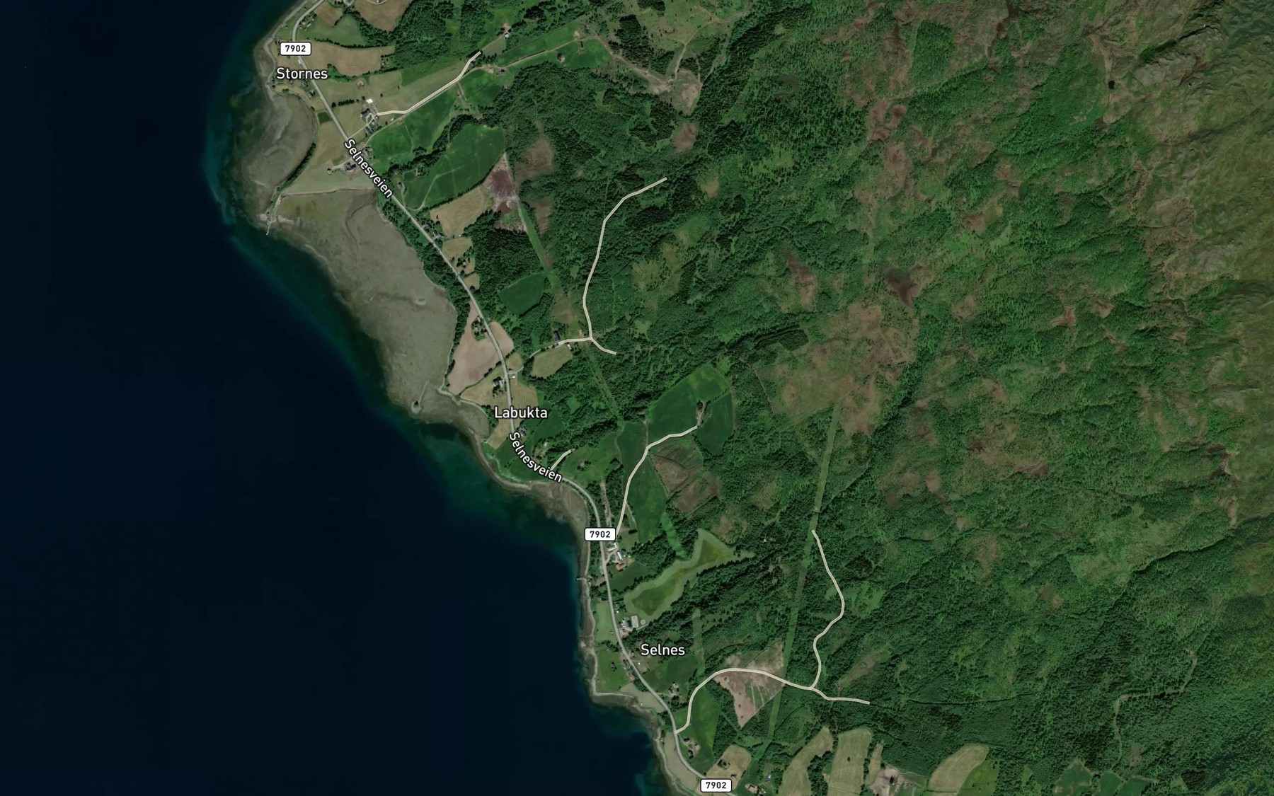 Satellite map of the Labuktelva